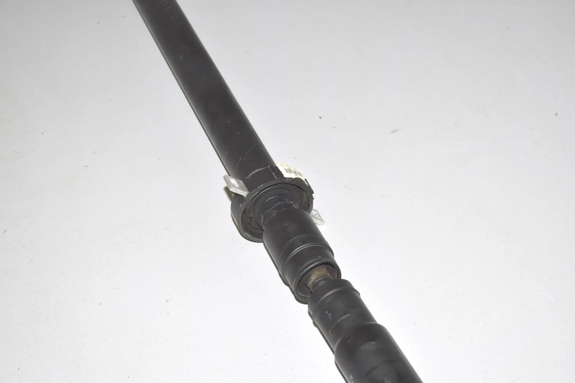 Propshaft Cardan – OEM 8610676 · BMW 2 Gran Tourer (F46) 218 d xDrive 2017 – 3