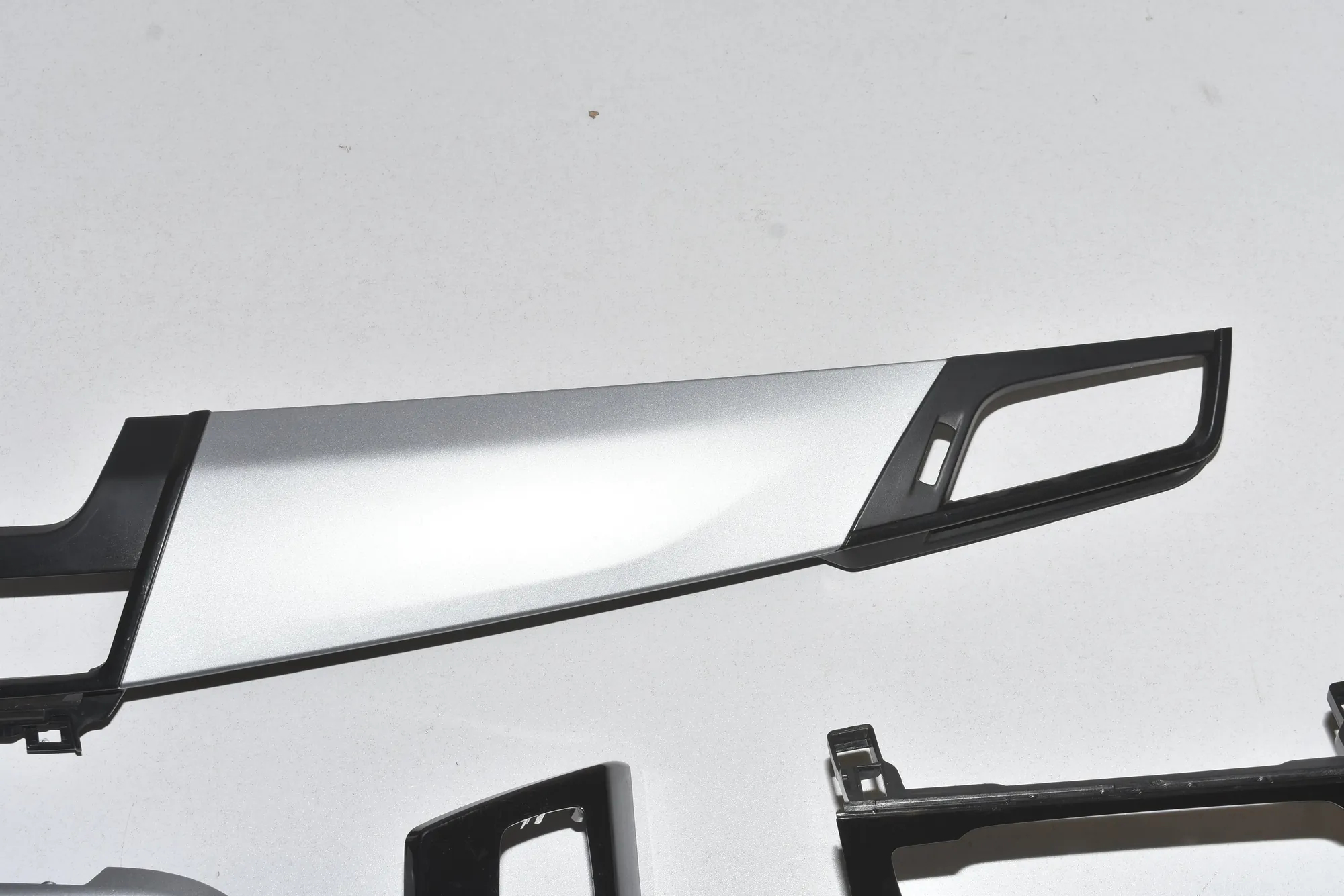 Interior Trim Strips Kit – OEM 9312393 · BMW 2 Gran Tourer (F46) 218 d xDrive 2017 – 4