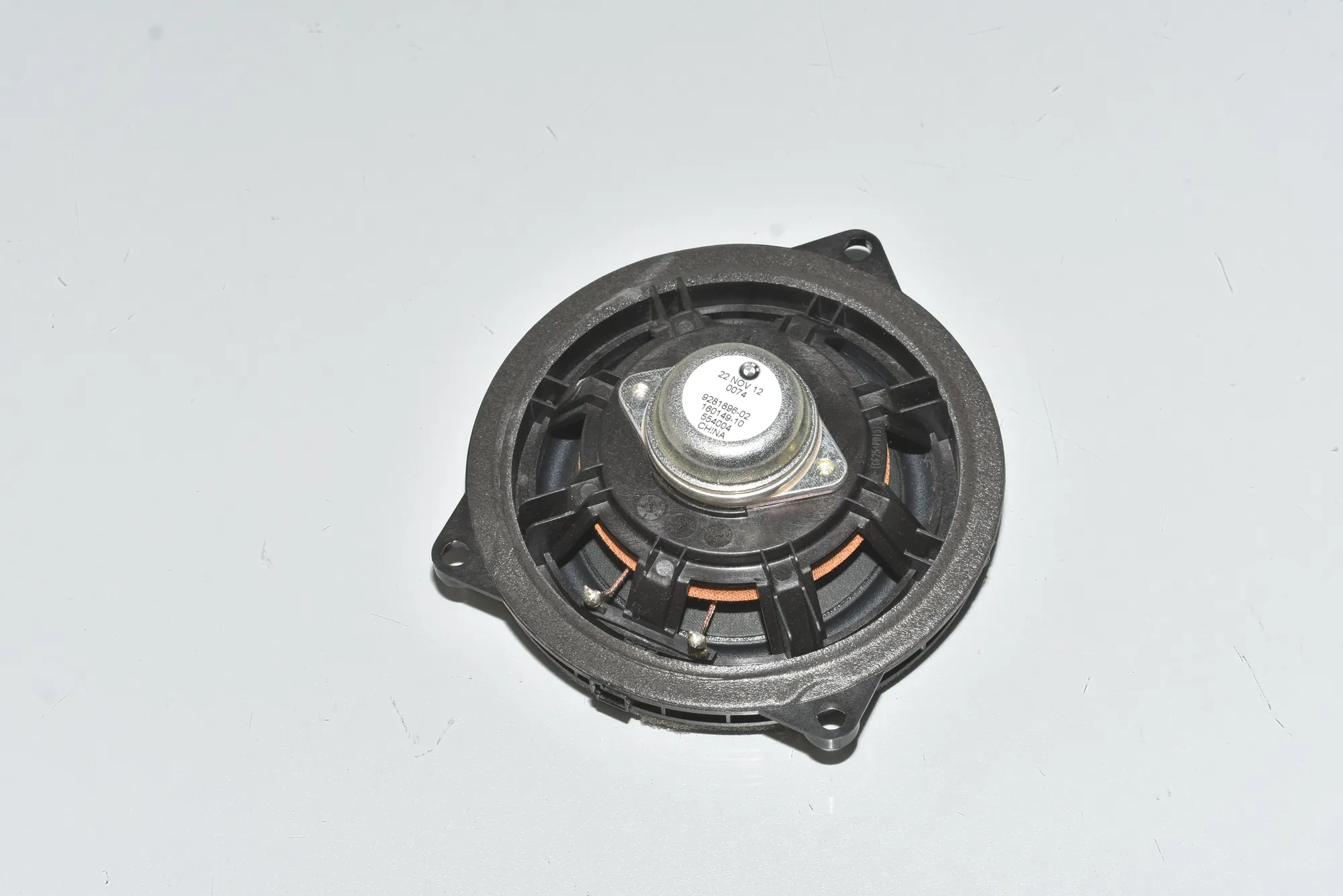 Front Left Door Speaker – OEM 8715686 · BMW i3 (I01) BMW i3 (I01) Hybrid 2017 – 2