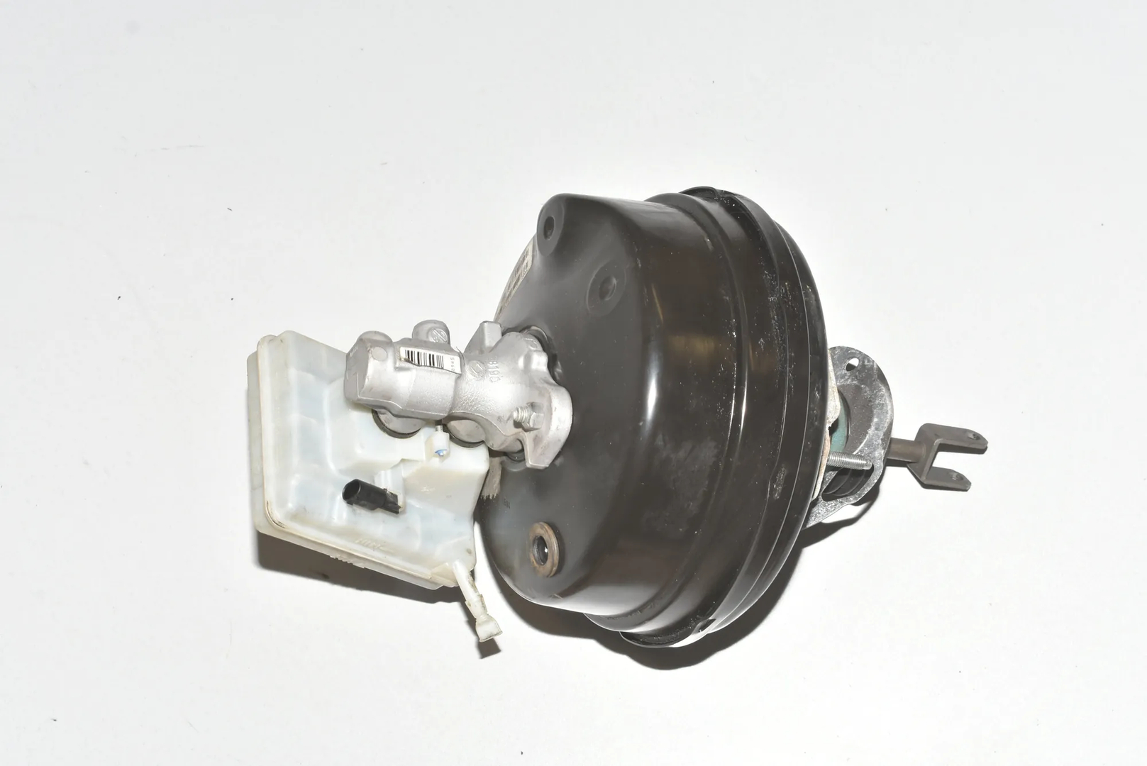 Brake Servo Booster – OEM 6854348 · BMW X3 (F25) xDrive 35 d 2012 – 3