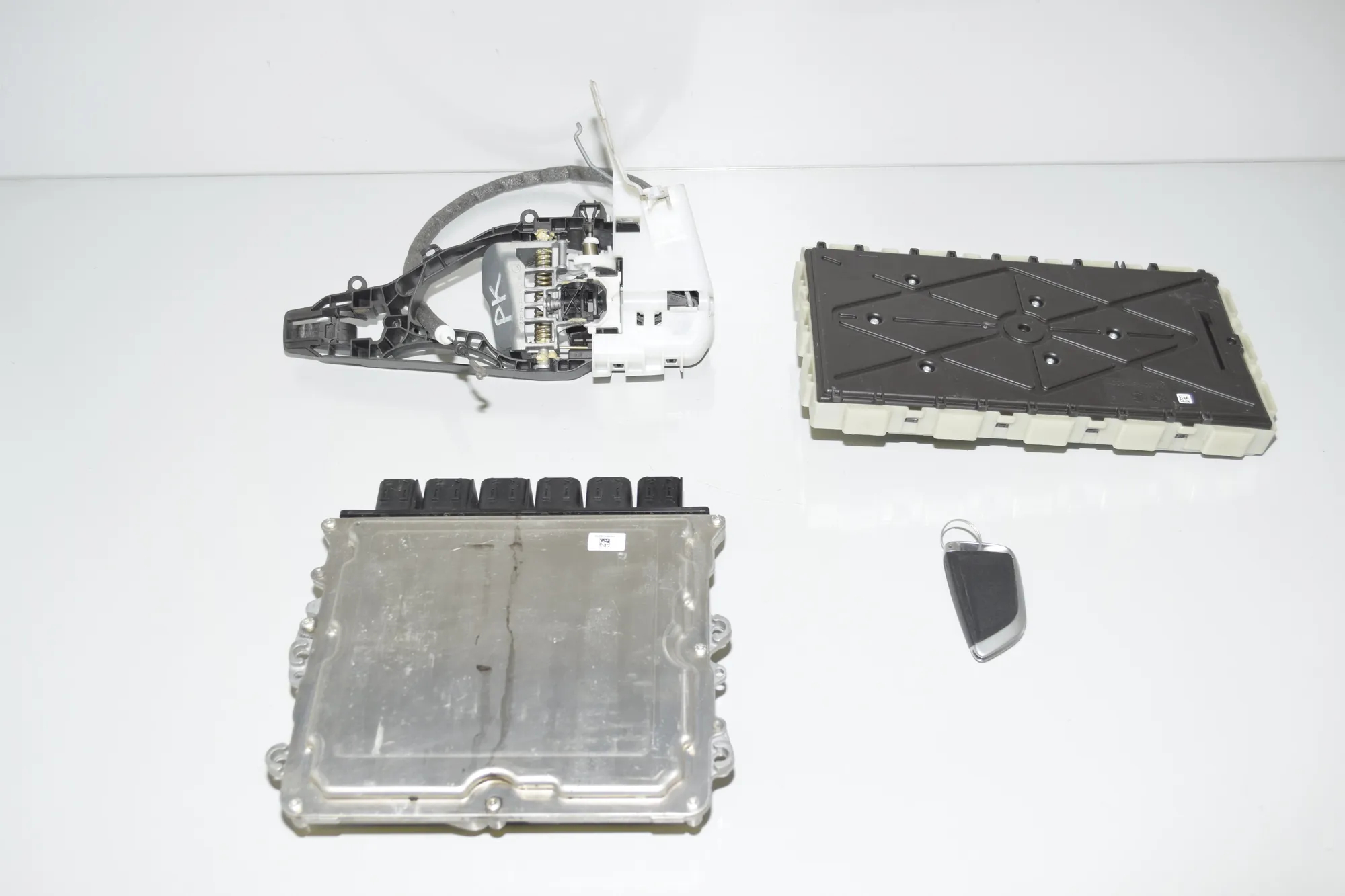 Engine Ignition ECU Set – OEM 8593720 · BMW 7 (G11, G12) 730 d, Ld xDrive 2017 – 5