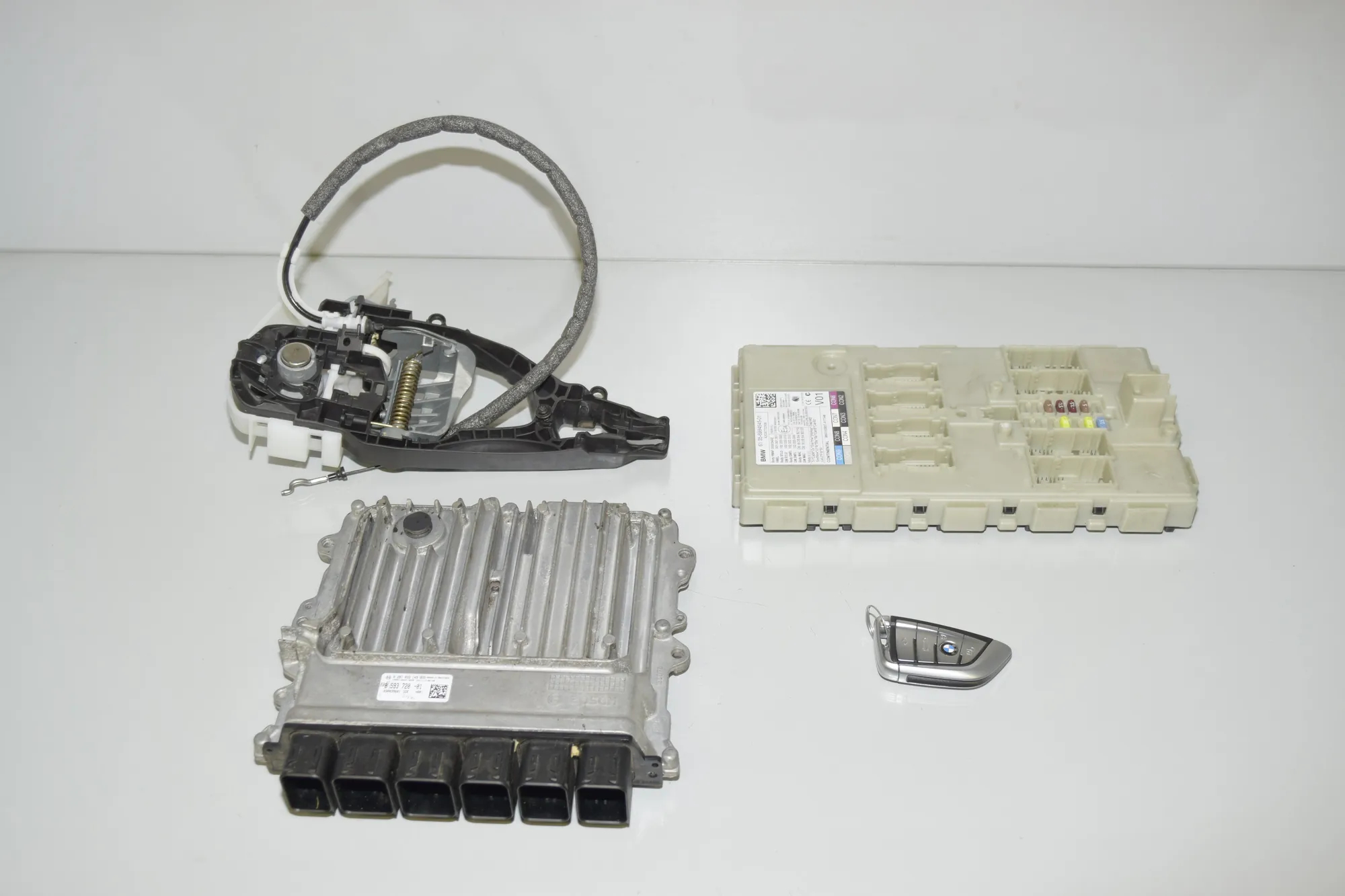 Engine Ignition ECU Set – OEM 8593720 · BMW 7 (G11, G12) 730 d, Ld xDrive 2017
