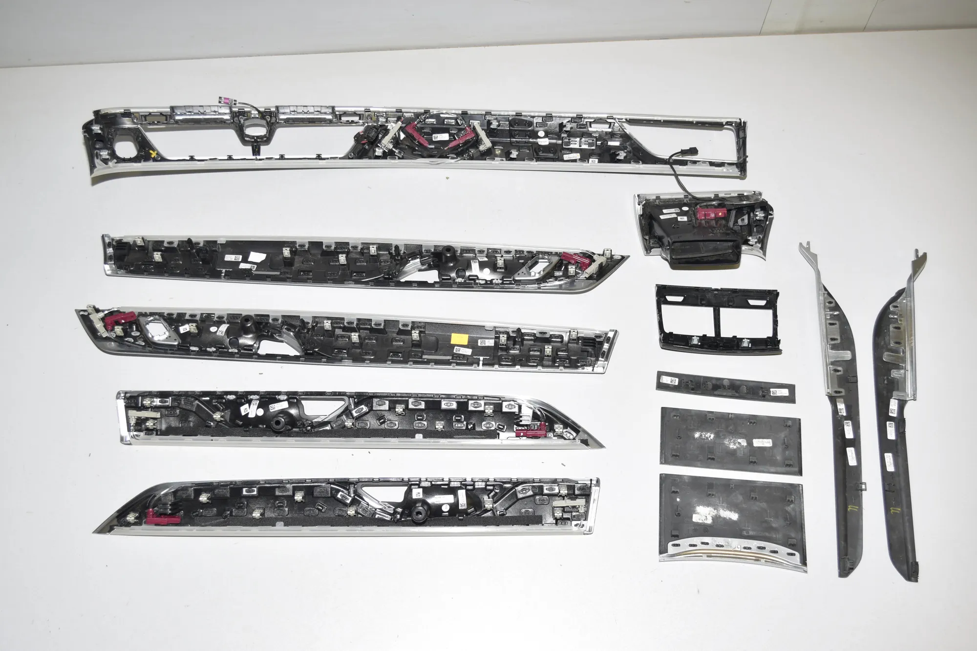 Interior Trim Strips Kit – OEM 9129468 · BMW 7 (G11, G12) 730 d, Ld xDrive 2017 – 8