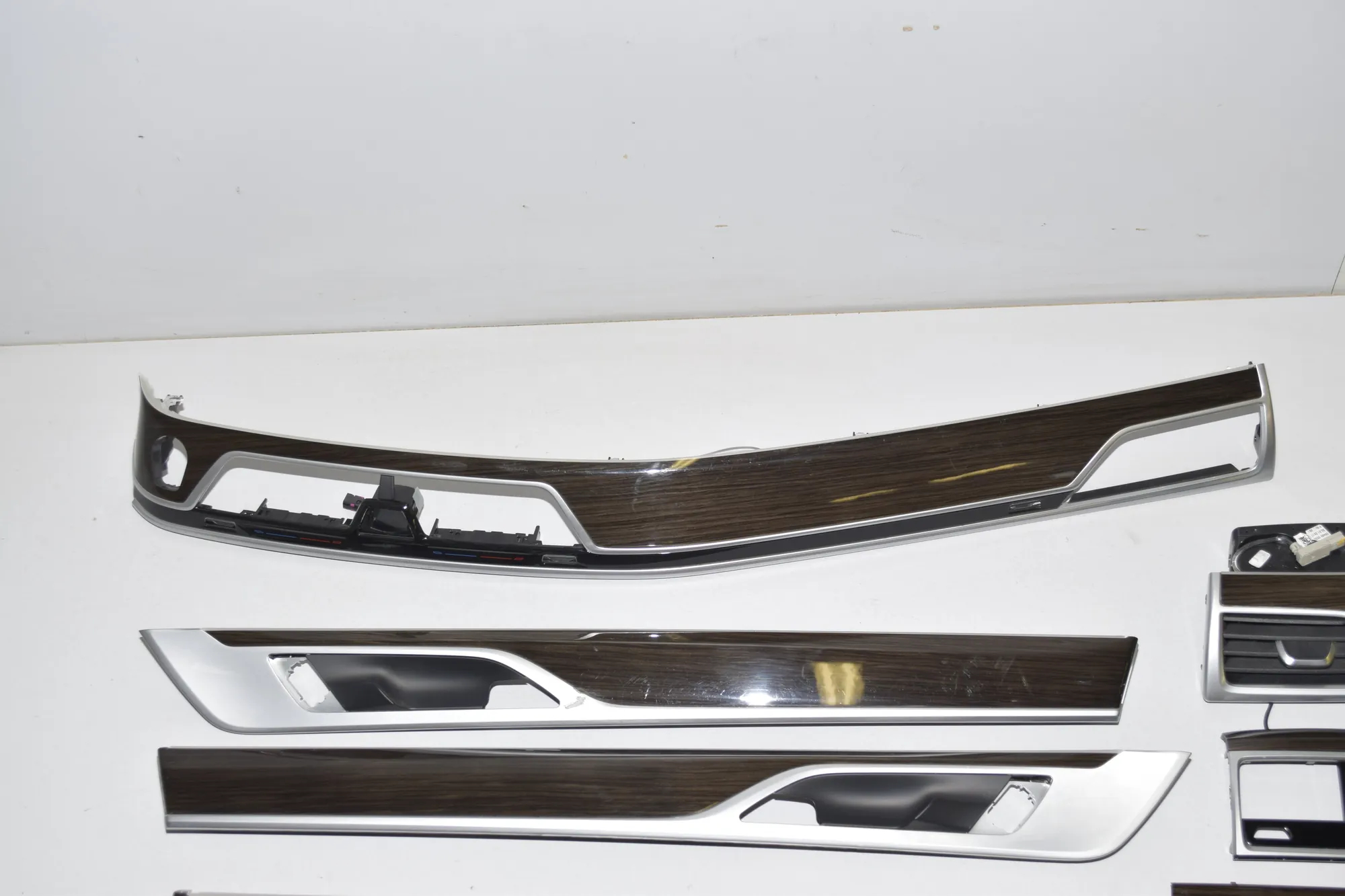 Interior Trim Strips Kit – OEM 9129468 · BMW 7 (G11, G12) 730 d, Ld xDrive 2017 – 2