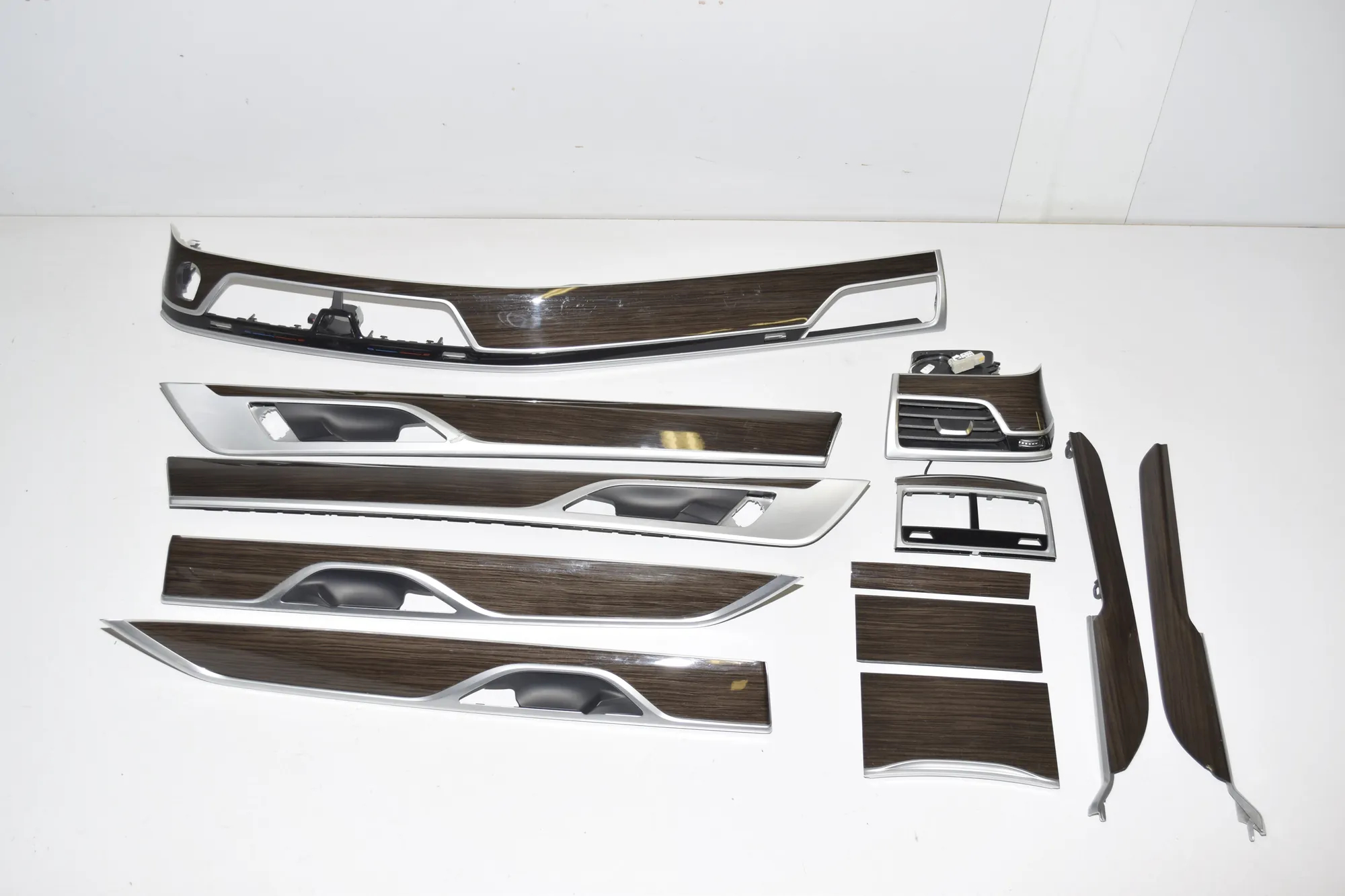 Interior Trim Strips Kit – OEM 9129468 · BMW 7 (G11, G12) 730 d, Ld xDrive 2017