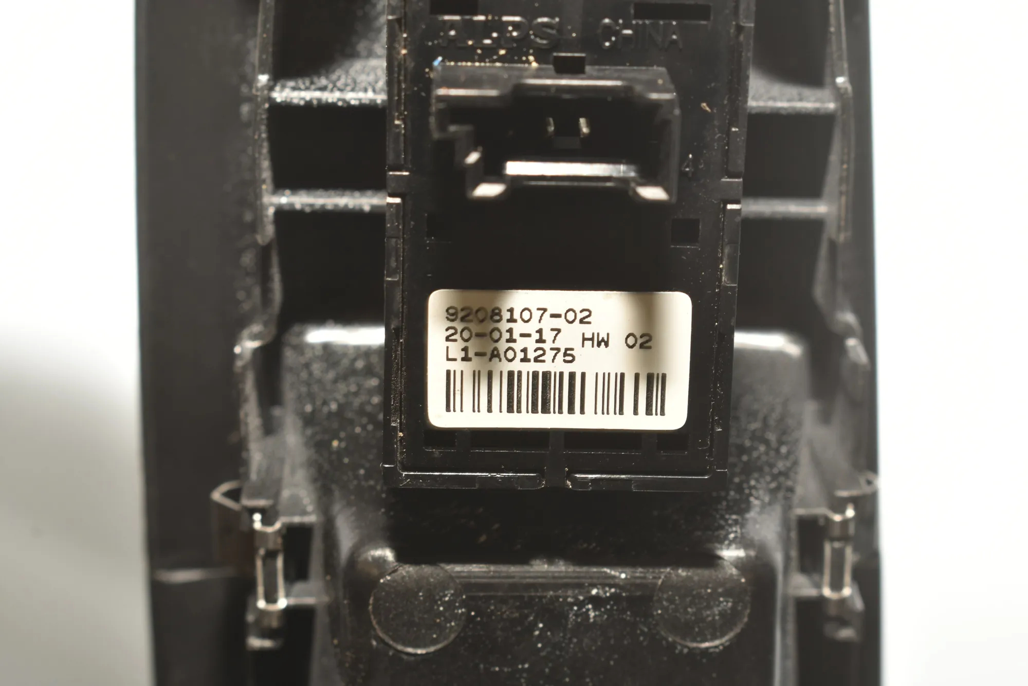 Rear Left Door Window Switch – OEM 9208107 · BMW 2 Gran Tourer (F46) 218 d xDrive 2017 – 4