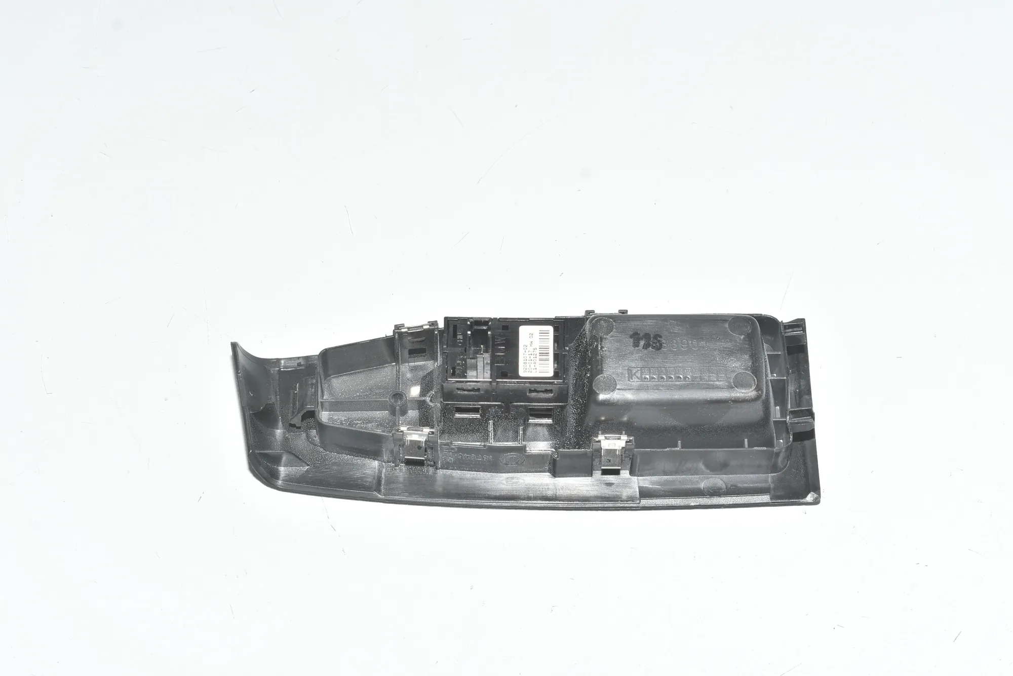 Rear Left Door Window Switch – OEM 9208107 · BMW 2 Gran Tourer (F46) 218 d xDrive 2017 – 3