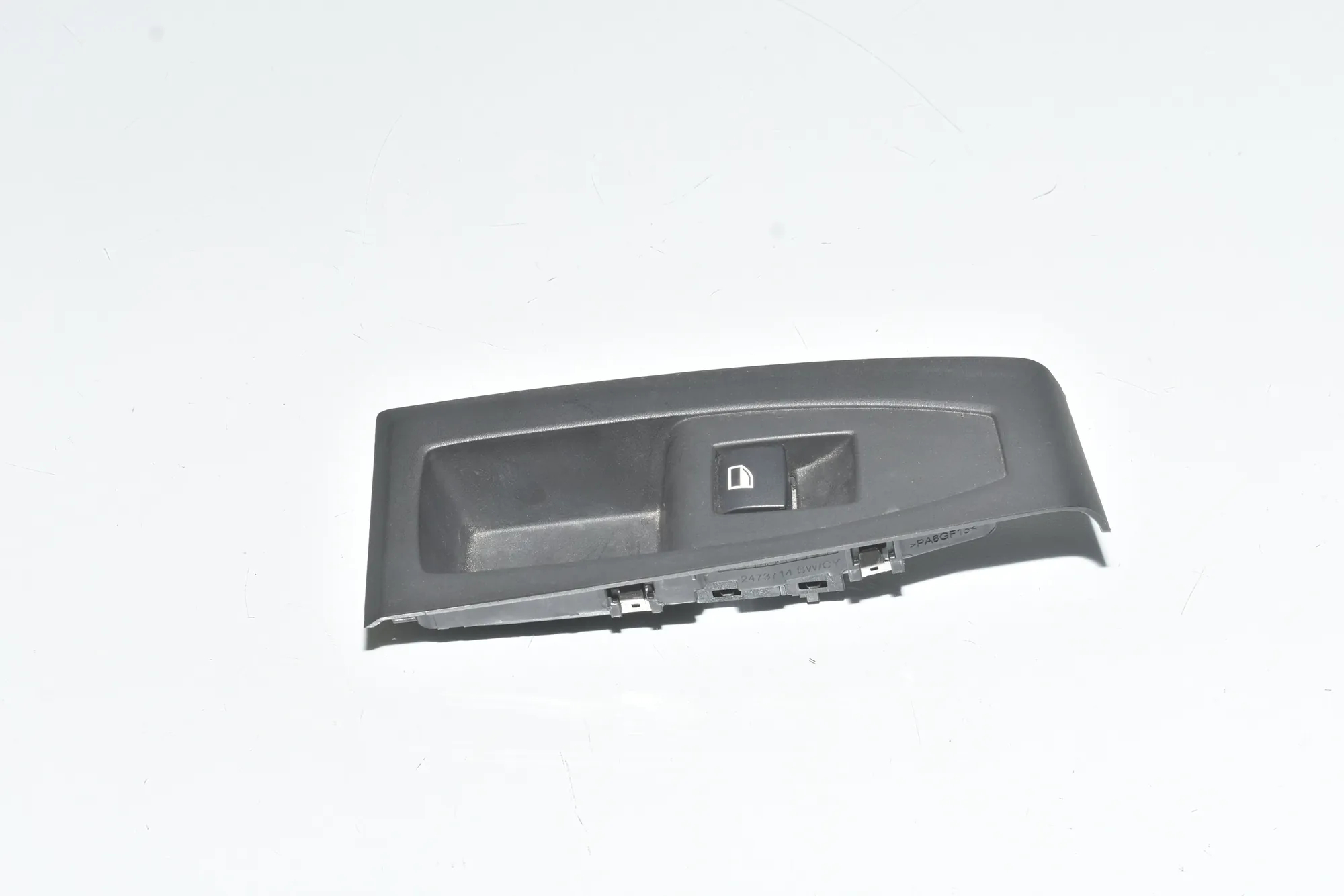 Front Right Door Window Switch – OEM 9208107 · BMW 2 Gran Tourer (F46) 218 d xDrive 2017