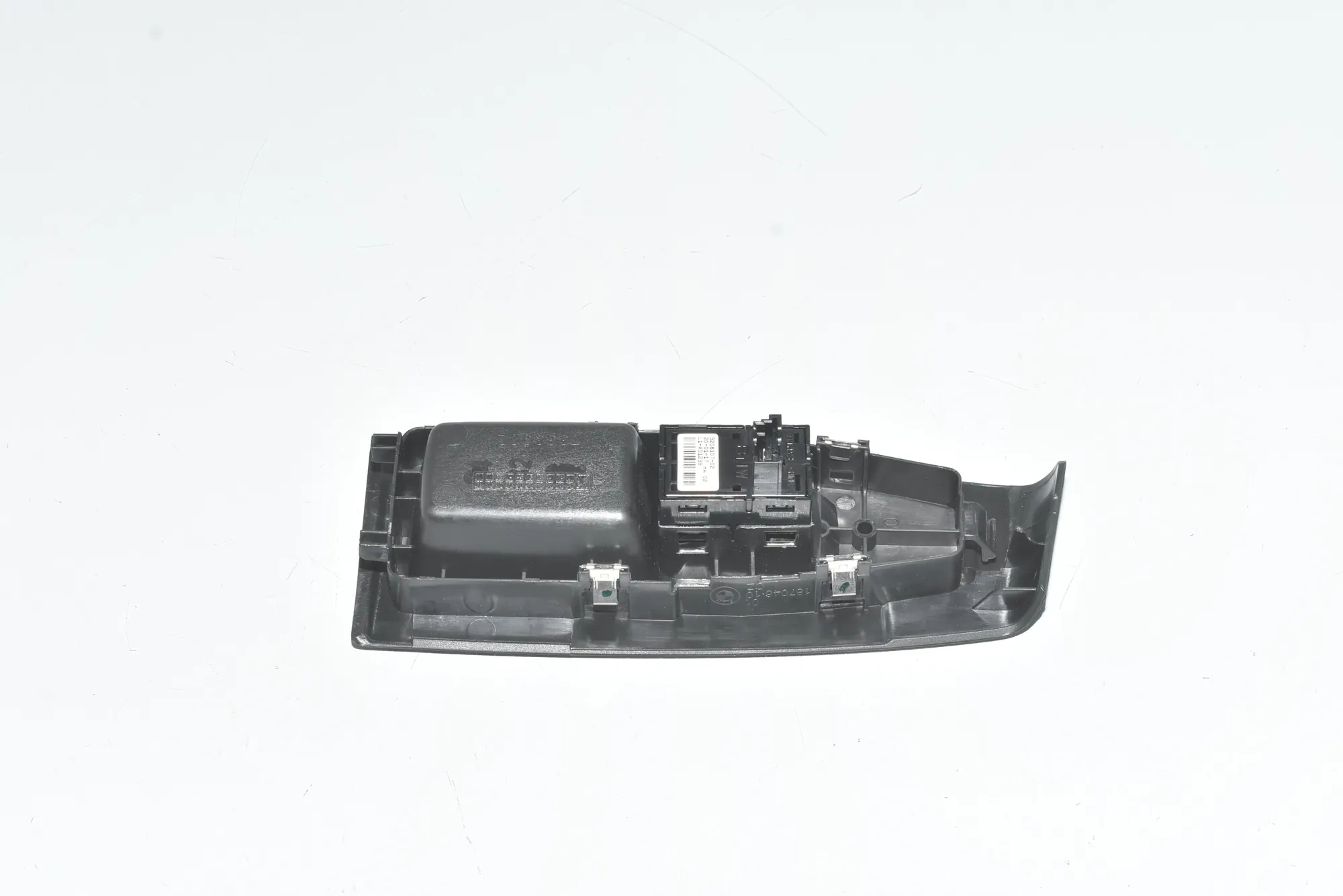 Front Right Door Window Switch – OEM 9208107 · BMW 2 Gran Tourer (F46) 218 d xDrive 2017 – 3
