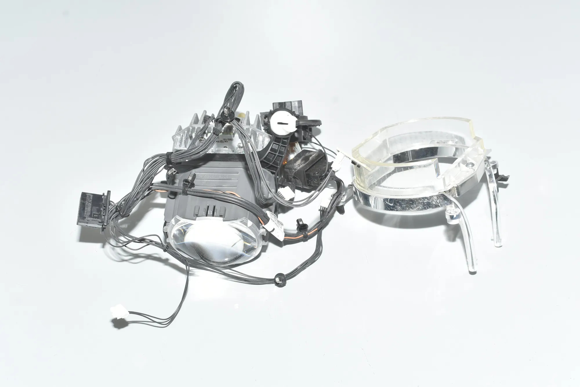 Front Left Headlight – OEM 7391401 · BMW 2 Gran Tourer (F46) 218 d xDrive 2017