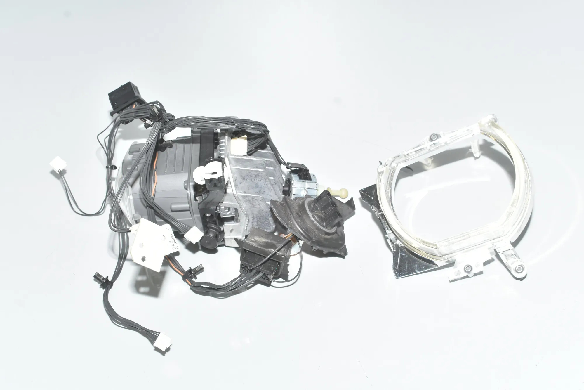 Front Left Headlight – OEM 7391401 · BMW 2 Gran Tourer (F46) 218 d xDrive 2017 – 2