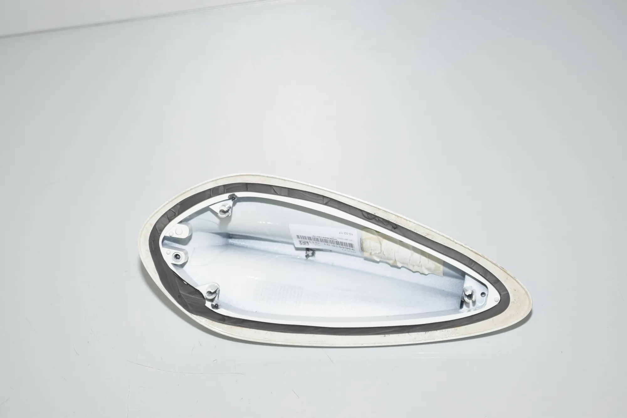 Antenna Trim – OEM 9364616 · BMW 7 (G11, G12) 730 d, Ld xDrive 2017 – 4