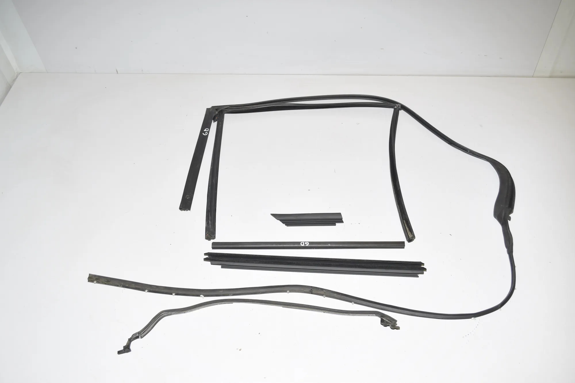 Rear Right Door Seal Rubber – OEM 7336044 · BMW 7 (G11, G12) 730 d, Ld xDrive 2017 – 6