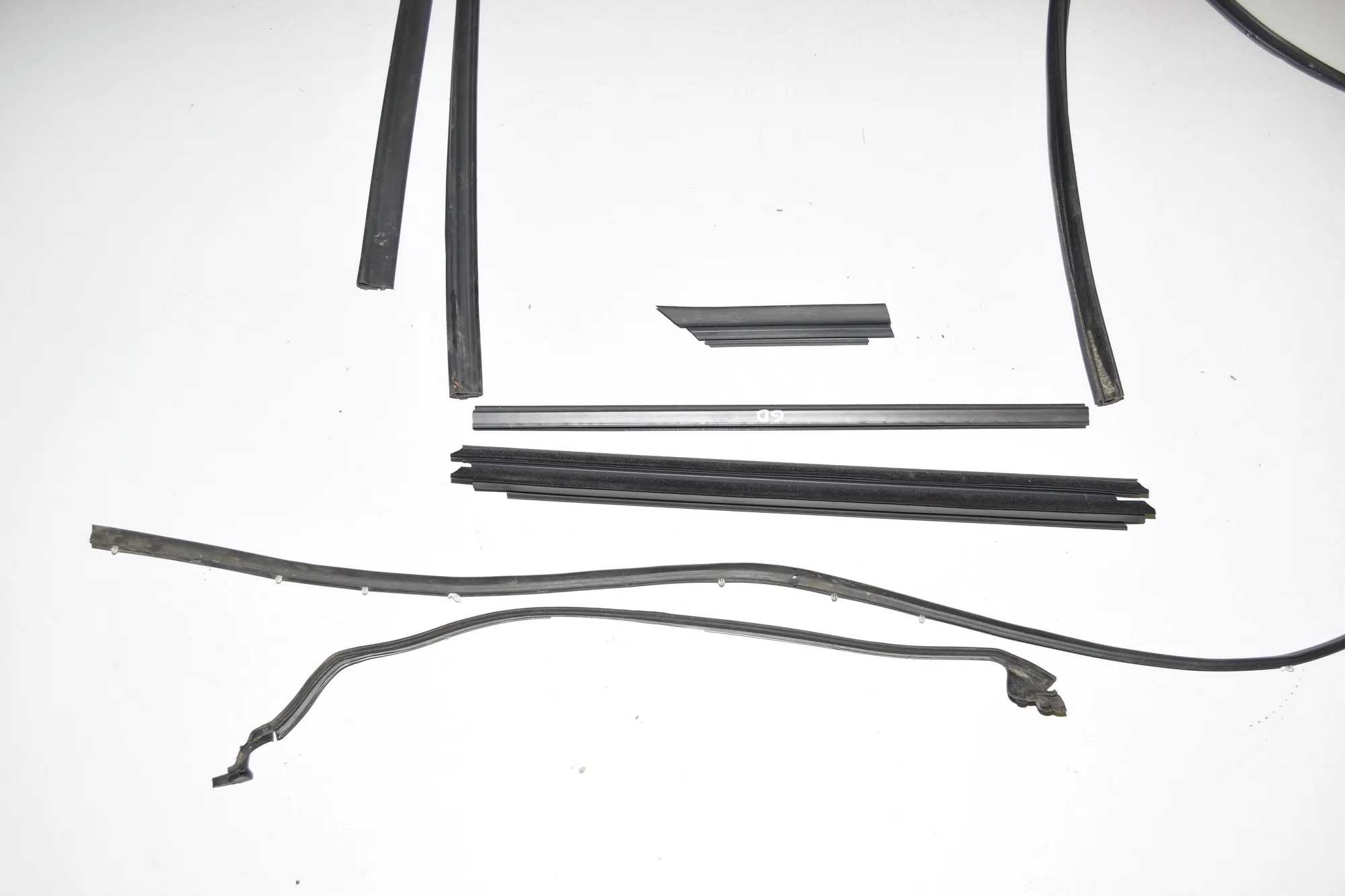 Rear Right Door Seal Rubber – OEM 7336044 · BMW 7 (G11, G12) 730 d, Ld xDrive 2017 – 3