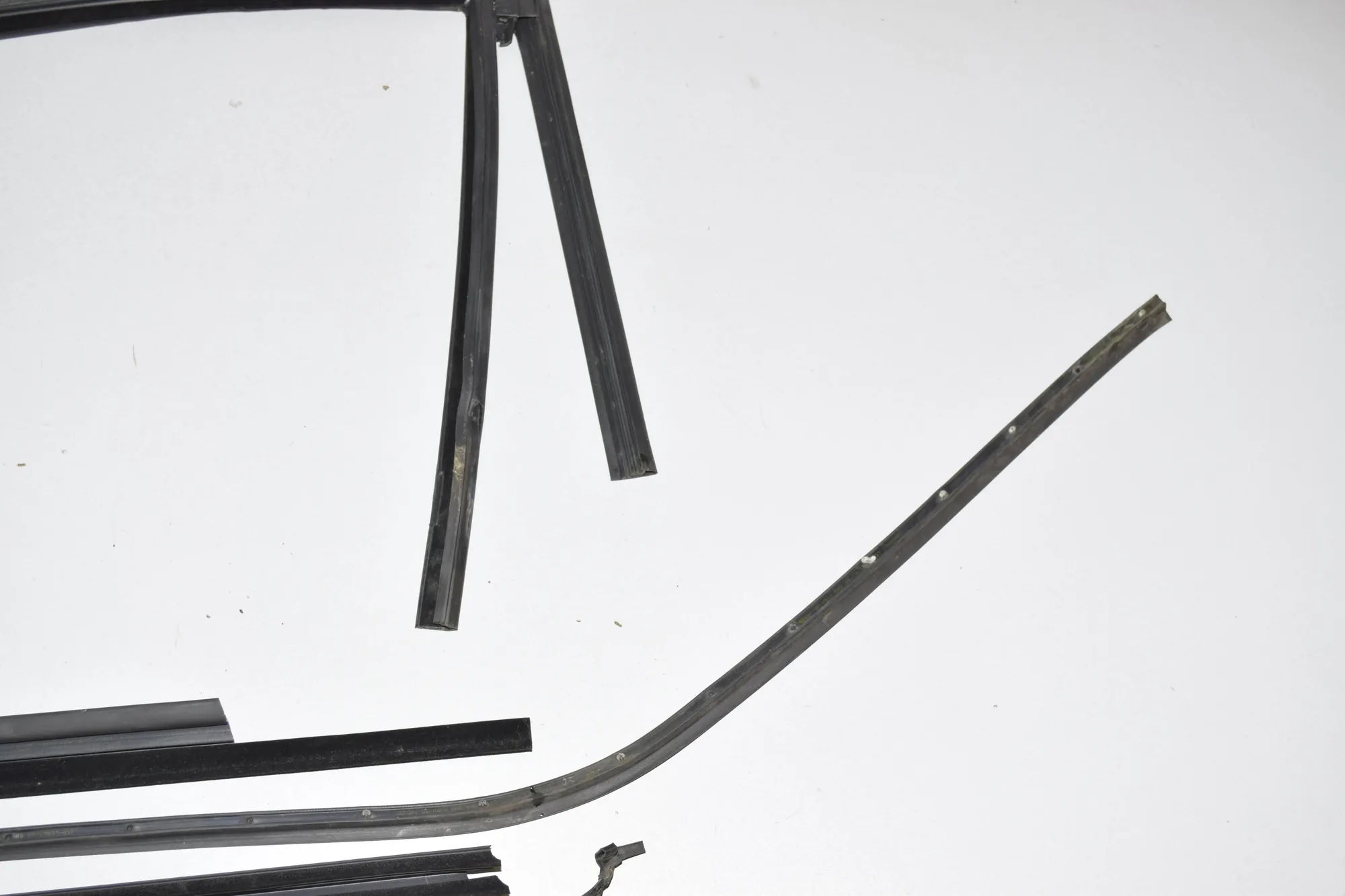 Rear Right Door Seal Rubber – OEM 7336044 · BMW 7 (G11, G12) 730 d, Ld xDrive 2017 – 5