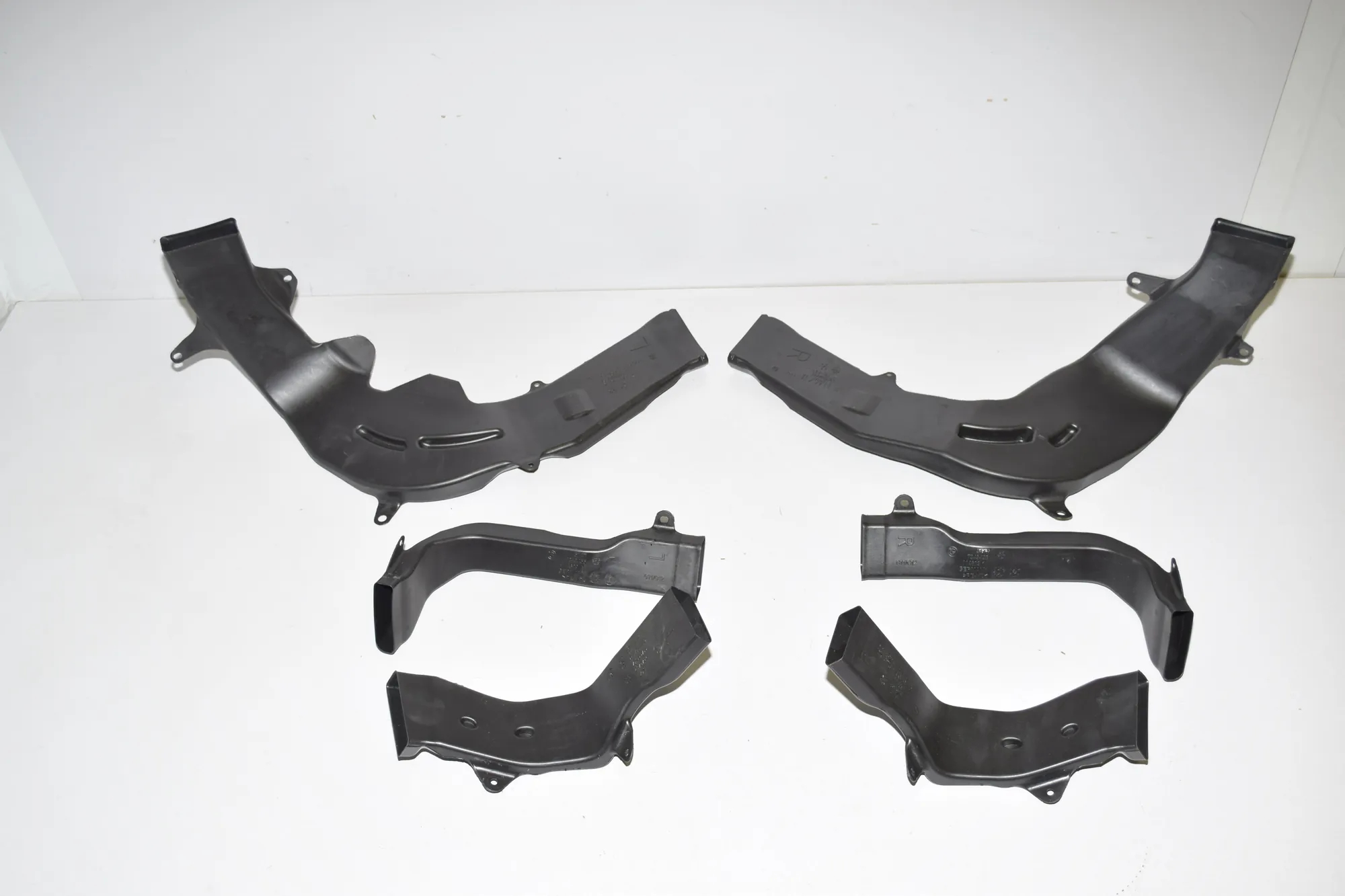 Interior Air Duct Channel – OEM 7343502 · BMW 7 (G11, G12) 730 d, Ld xDrive 2017 – 3