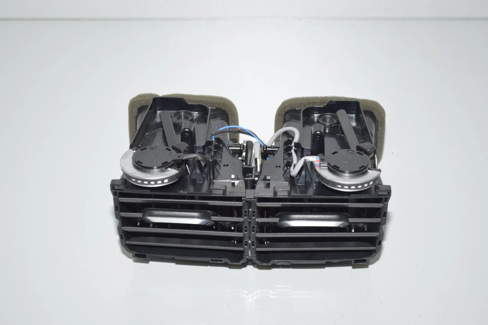 Center Console Air Vent – OEM 8513660 · BMW 7 (G11, G12) 730 d, Ld xDrive 2017 – 2