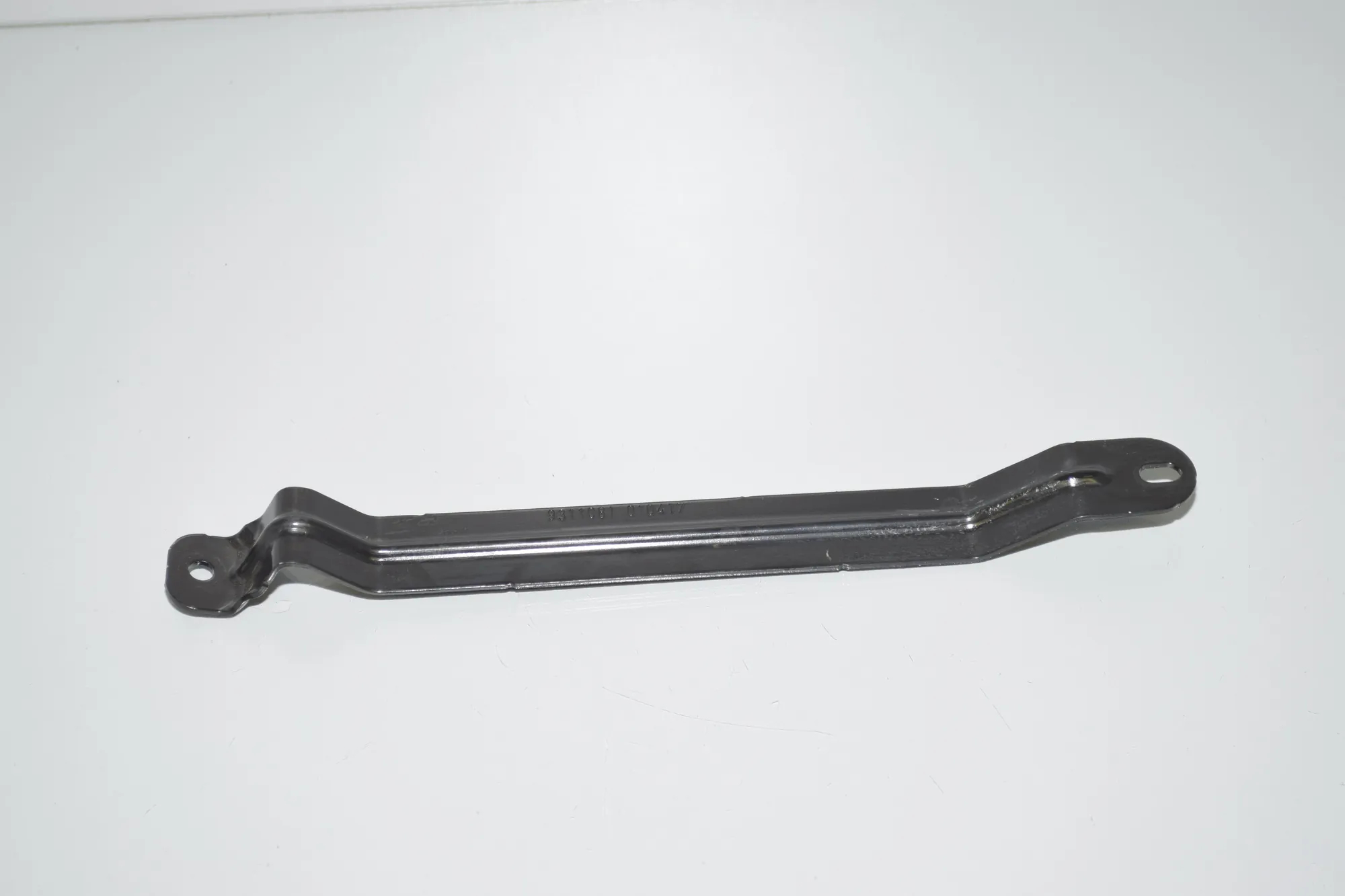 Battery Holder – OEM 9311081 · BMW 7 (G11, G12) 730 d, Ld xDrive 2017 – 4