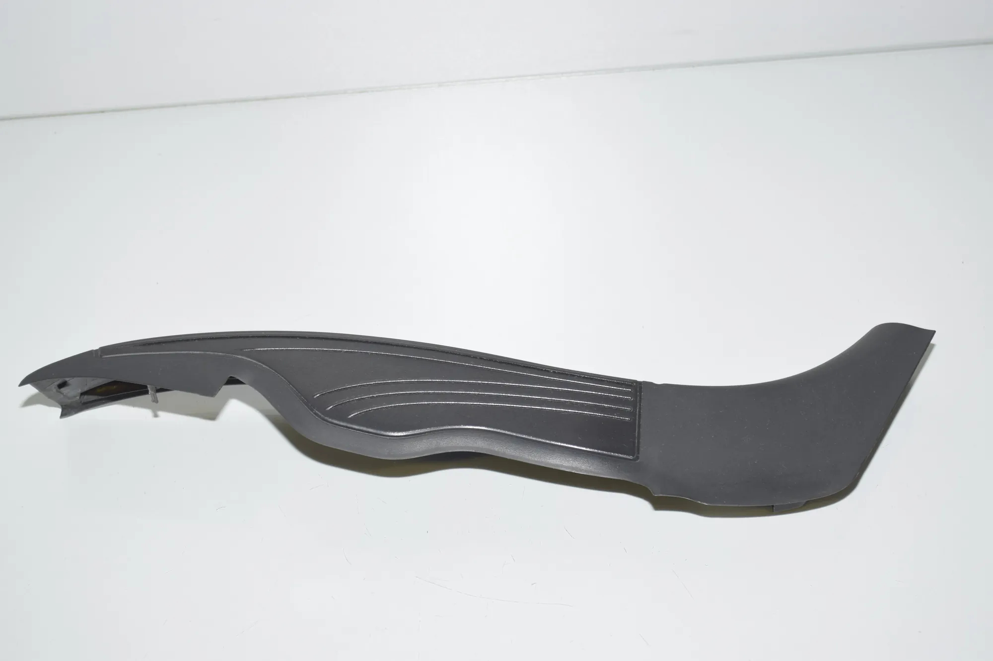 Rear Left Tail Light Trim – OEM 7342961 · BMW 7 (G11, G12) 730 d, Ld xDrive 2017