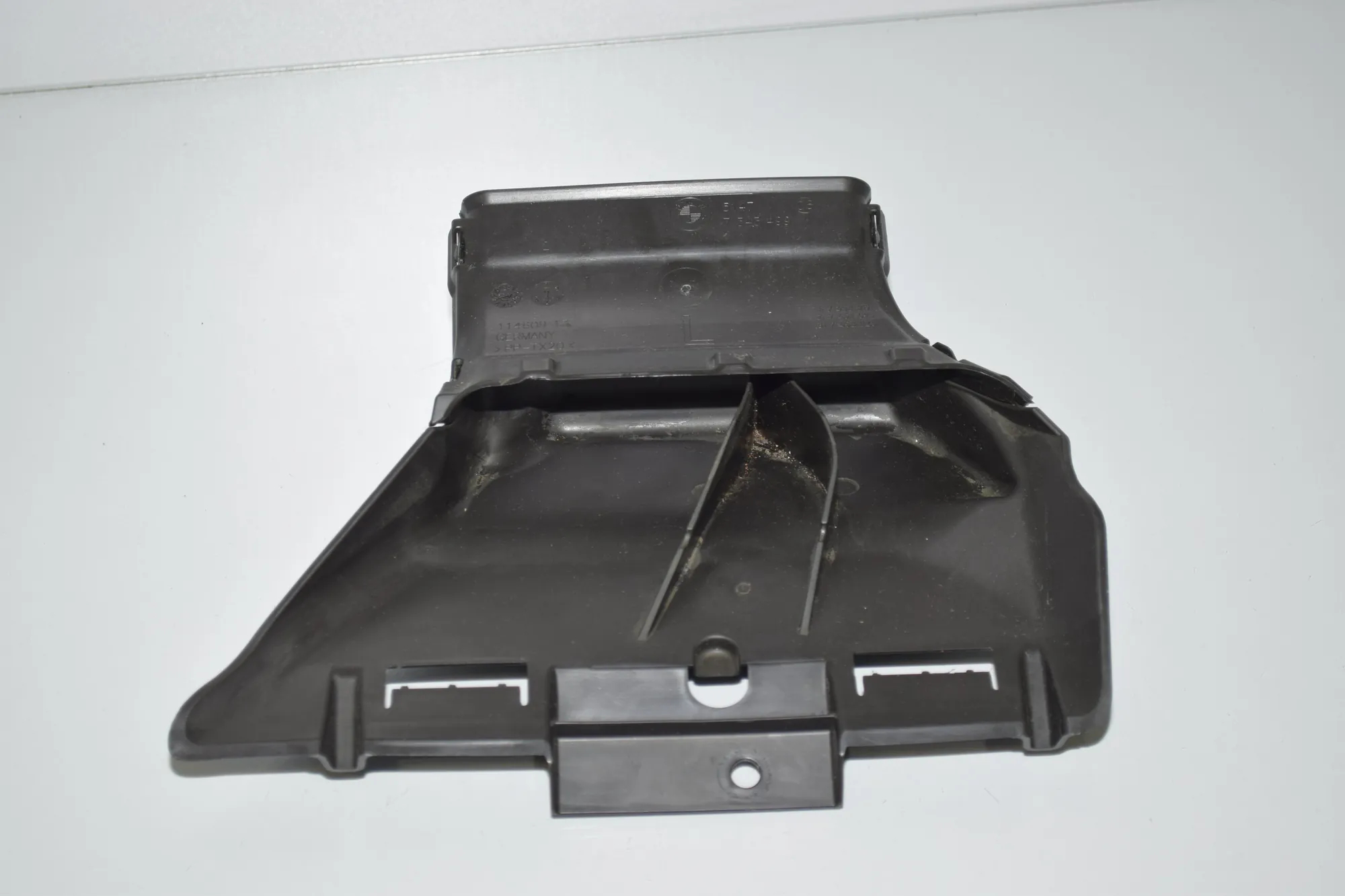 Interior Air Duct Channel – OEM 7343499 · BMW 7 (G11, G12) 730 d, Ld xDrive 2017 – 2