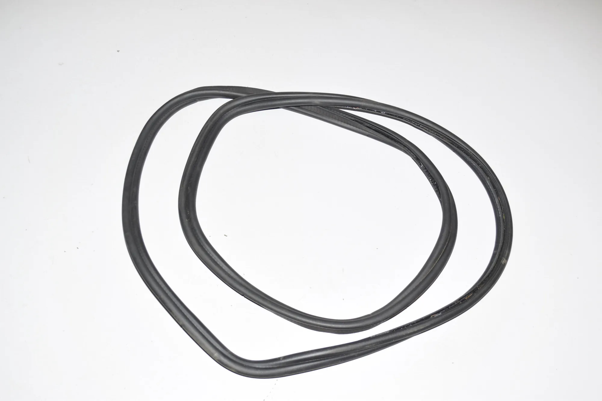 Tailgate Rubber Seal – OEM 7357103 · BMW 7 (G11, G12) 730 d, Ld xDrive 2017 – 3