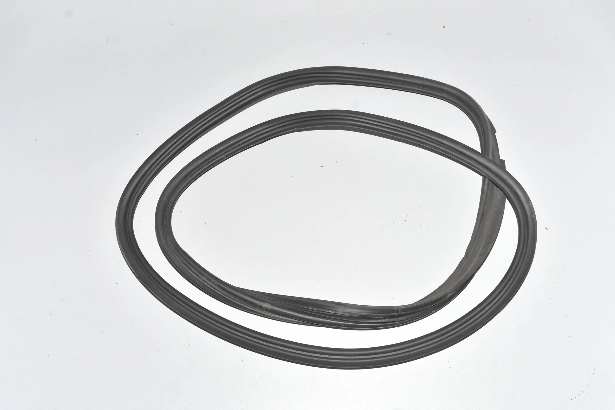 Tailgate Rubber Seal – OEM 7474443 · BMW 2 Gran Tourer (F46) 218 d xDrive 2017