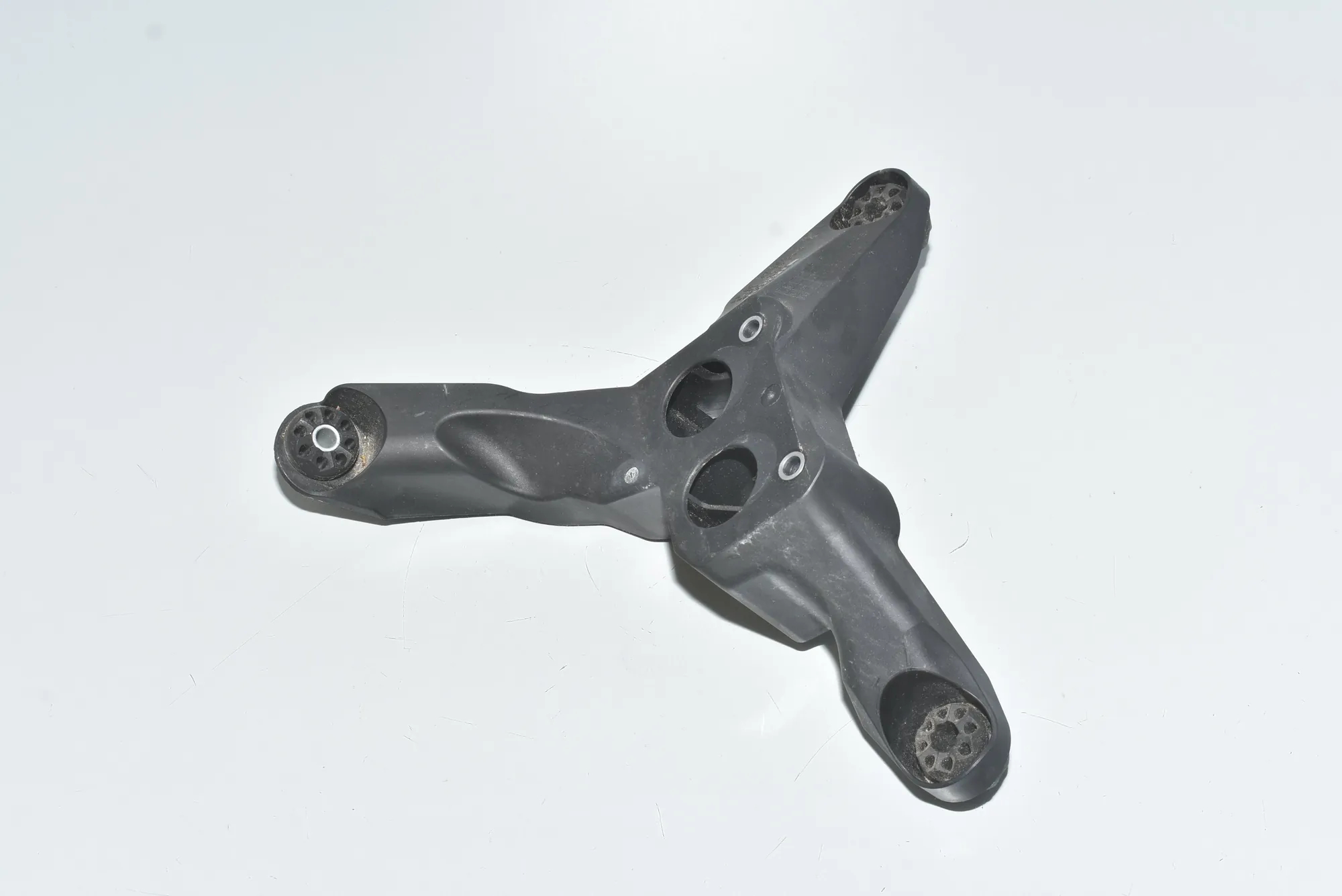 ABS Pump Holder – OEM 6799814 · BMW 2 Gran Tourer (F46) 218 d xDrive 2017 – 2