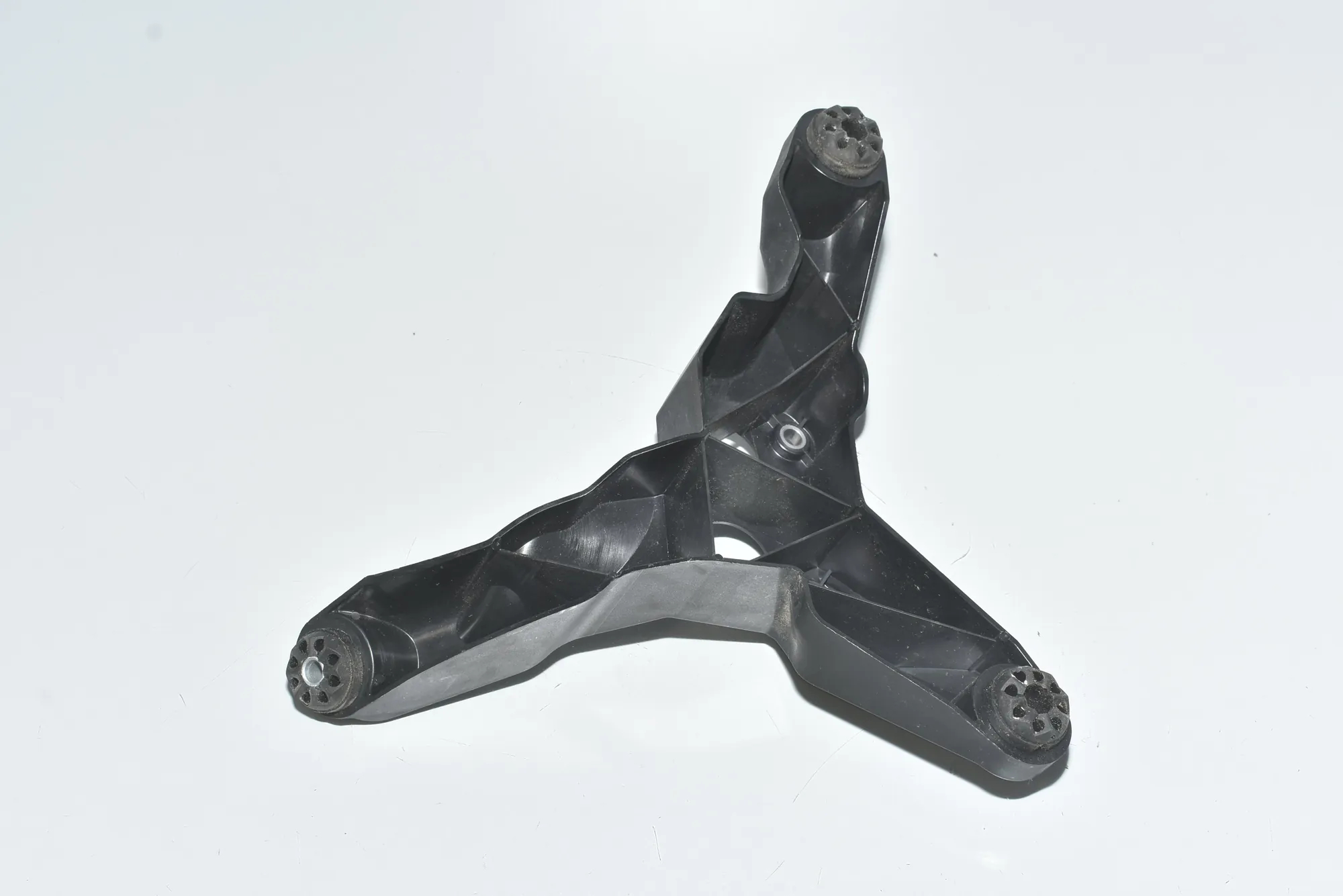ABS Pump Holder – OEM 6799814 · BMW 2 Gran Tourer (F46) 218 d xDrive 2017 – 3