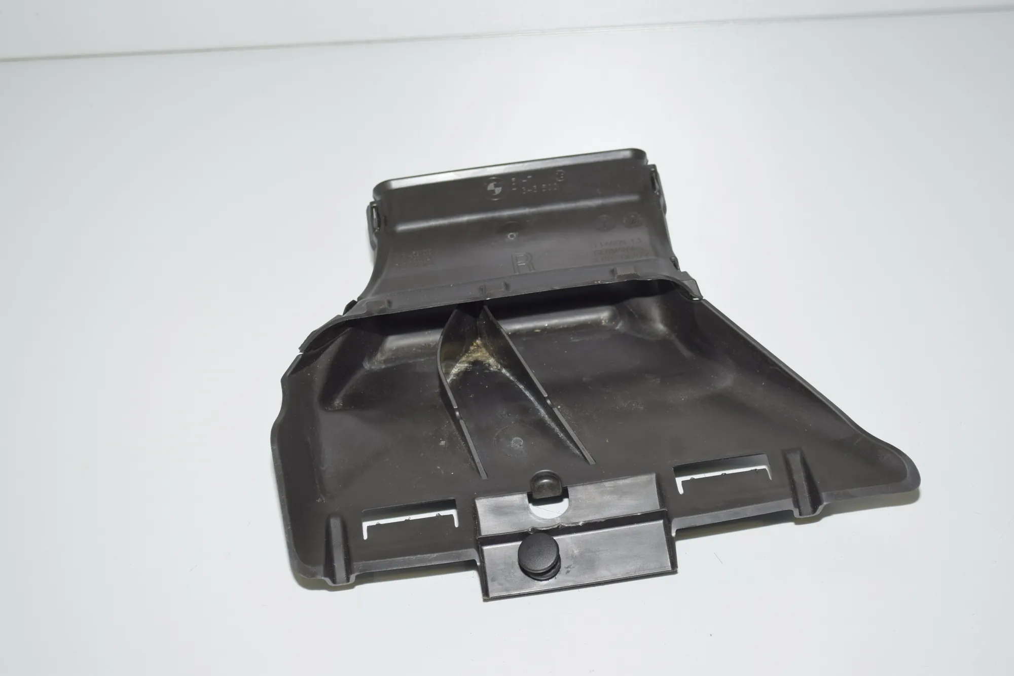 Interior Air Duct Channel – OEM 7343500 · BMW 7 (G11, G12) 730 d, Ld xDrive 2017