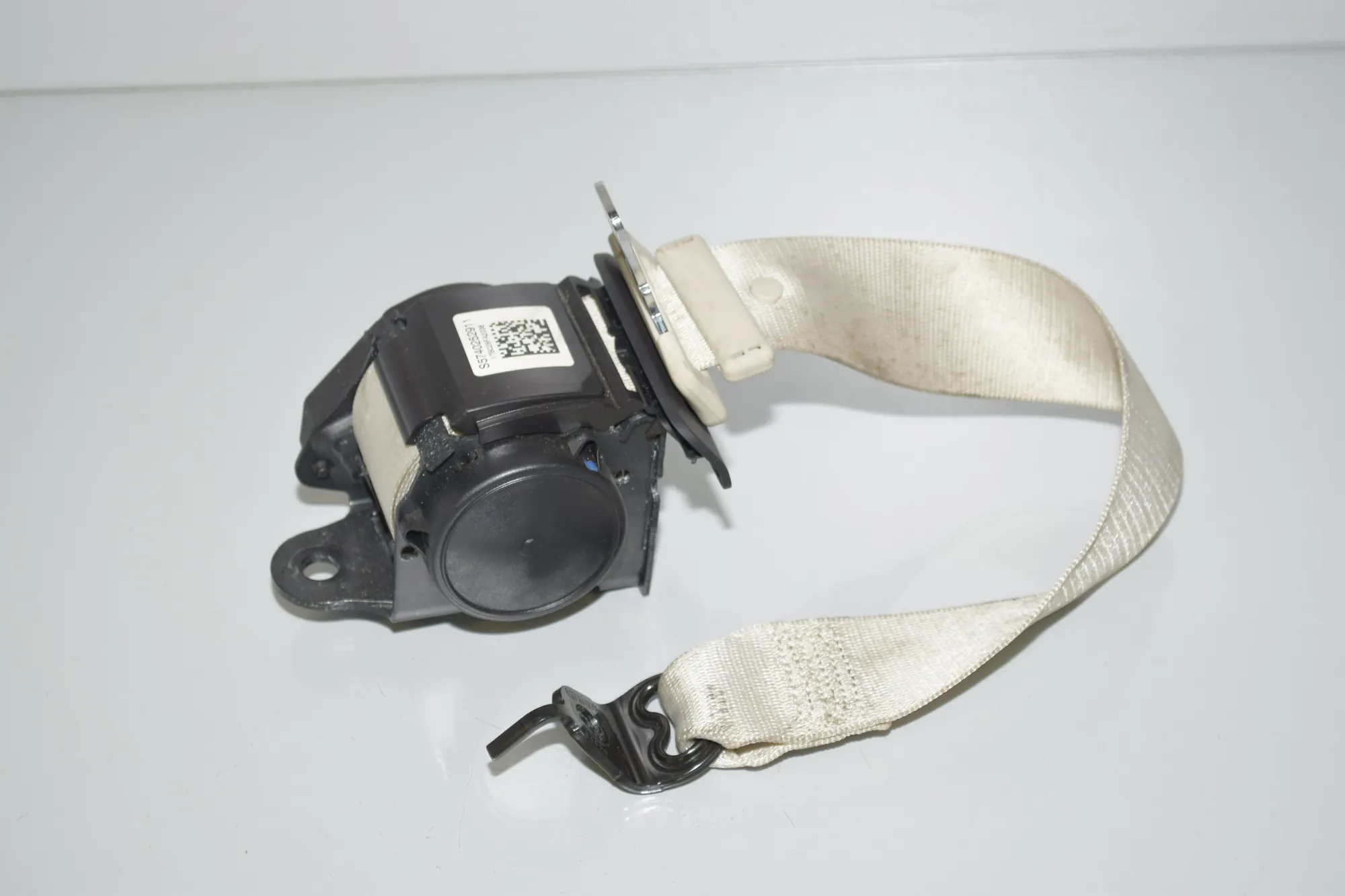 Rear Middle Seatbelt – OEM 7402529 · BMW 7 (G11, G12) 730 d, Ld xDrive 2017 – 4