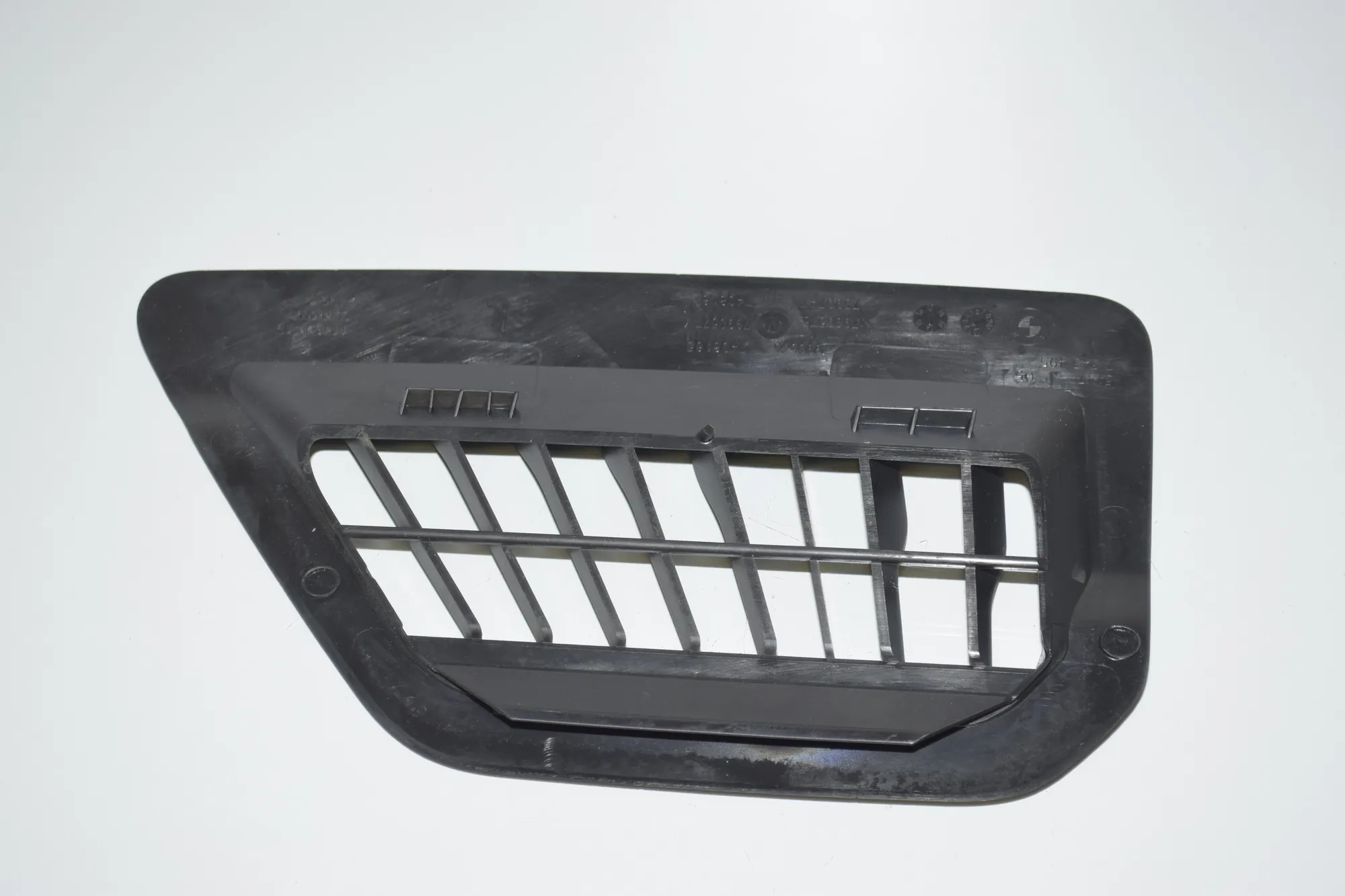 Rear Air Vent Grill – OEM 7343495 · BMW 7 (G11, G12) 730 d, Ld xDrive 2017 – 3