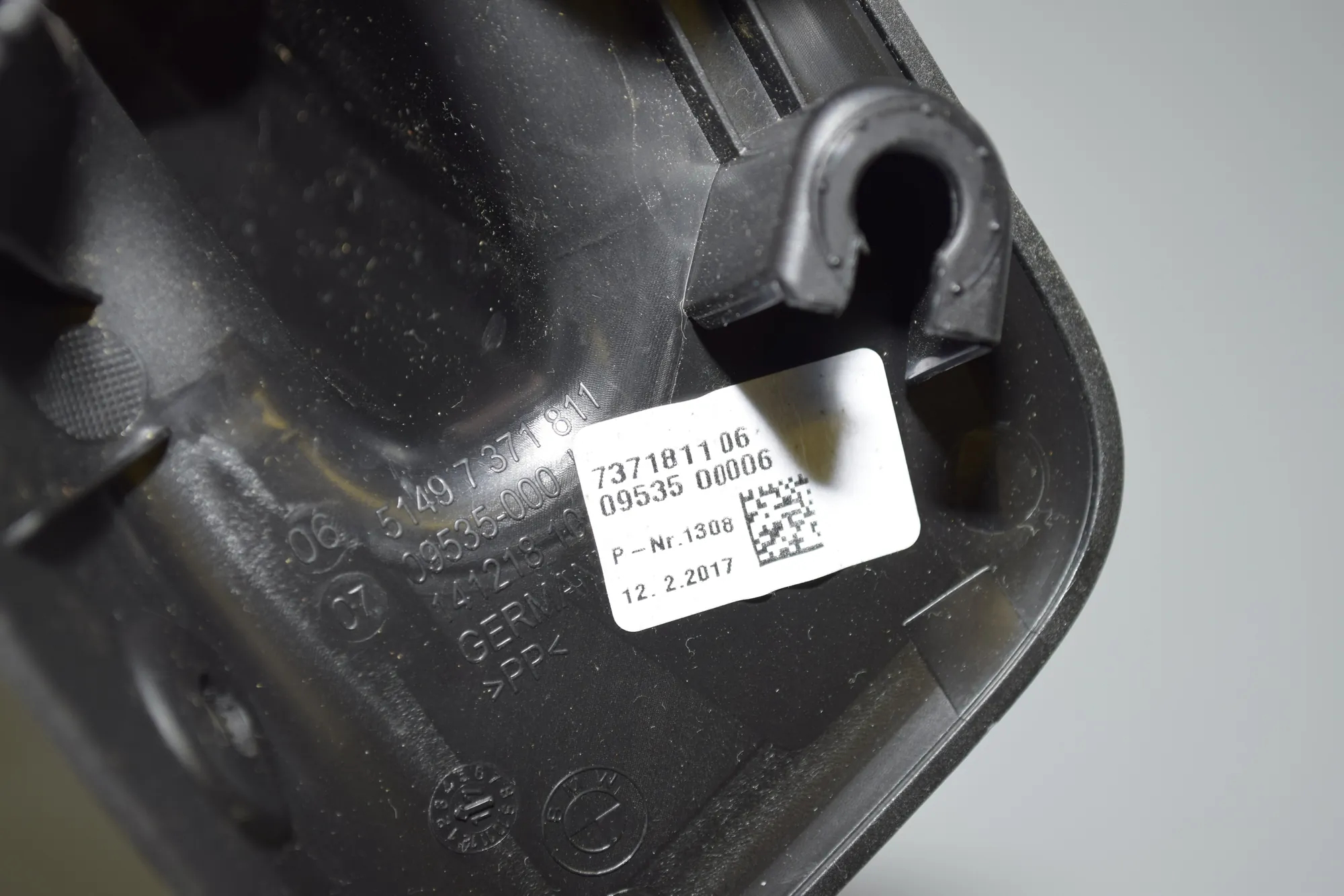 Hinge Trim – OEM 7371811 · BMW 7 (G11, G12) 730 d, Ld xDrive 2017 – 5