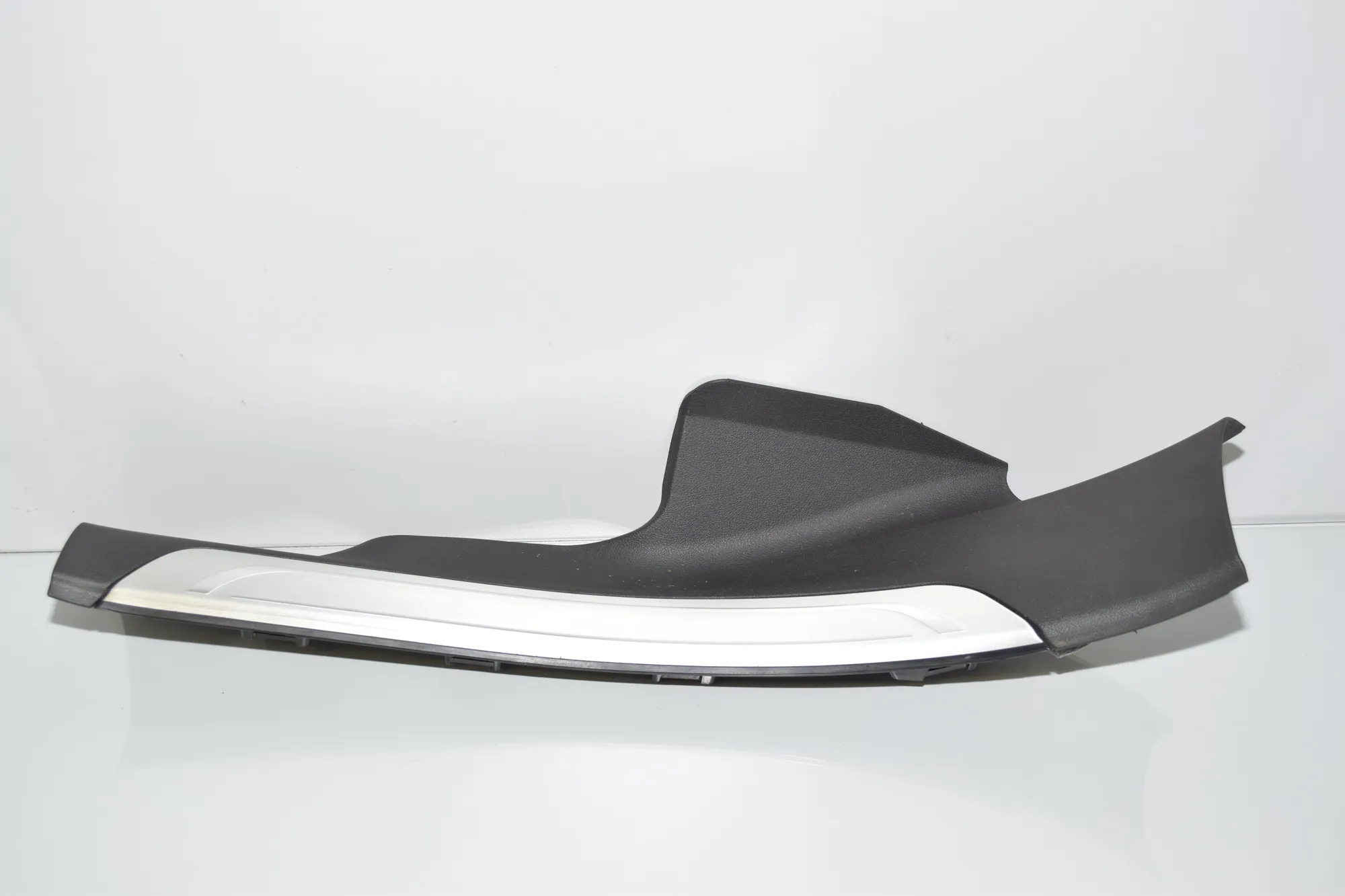 Rear Left Interior Step Trim – OEM 7390767 · BMW 7 (G11, G12) 730 d, Ld xDrive 2017
