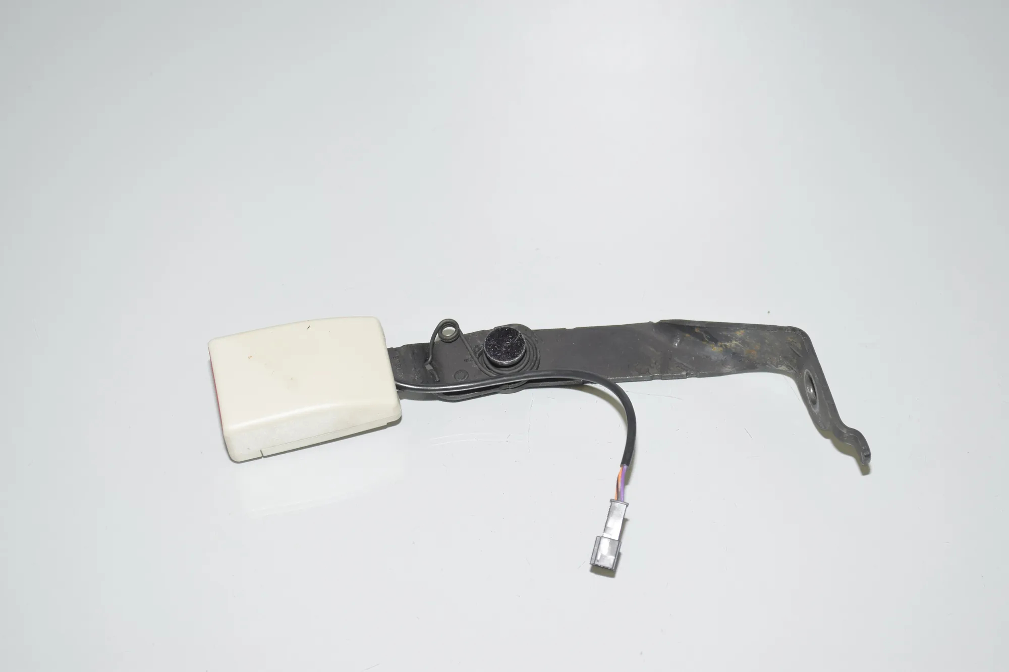 Rear Left Seat Buckle – OEM 7435907 · BMW 7 (G11, G12) 730 d, Ld xDrive 2017 – 3