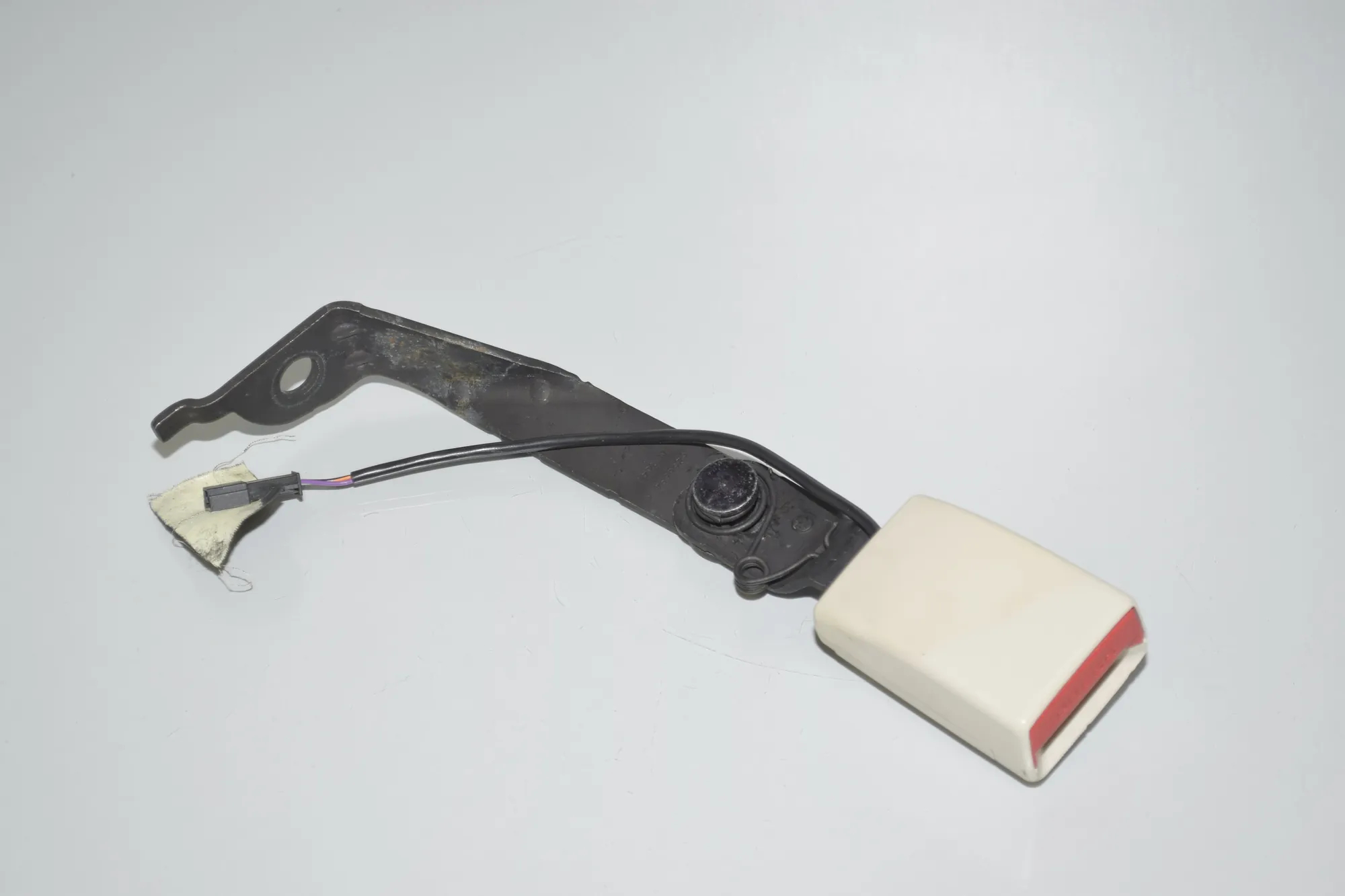 Rear Right Seat Buckle – OEM 7435908 · BMW 7 (G11, G12) 730 d, Ld xDrive 2017