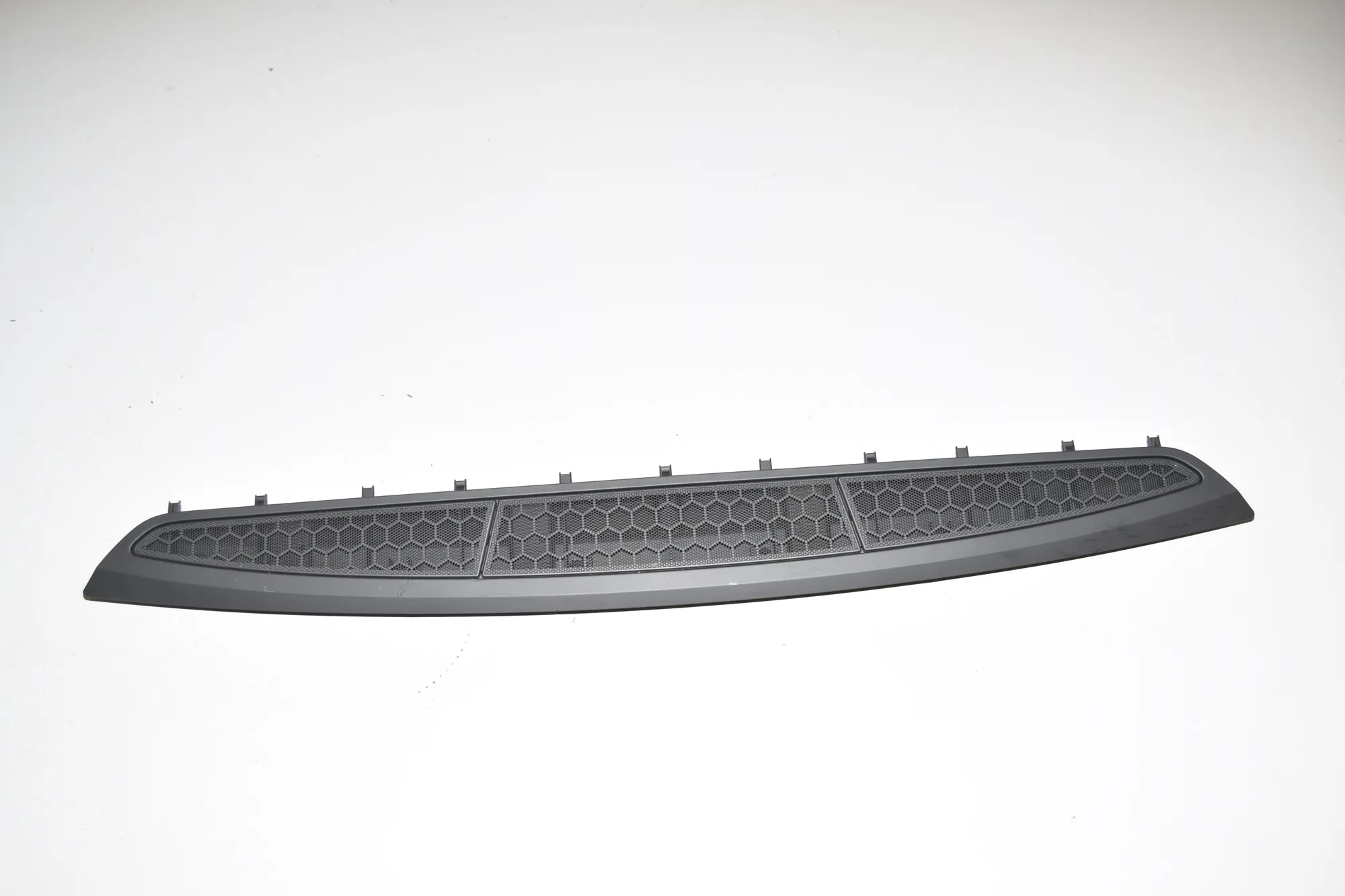 Rear Parcel Shelf Grill – OEM 7355373 · BMW 7 (G11, G12) 730 d, Ld xDrive 2017 – 6