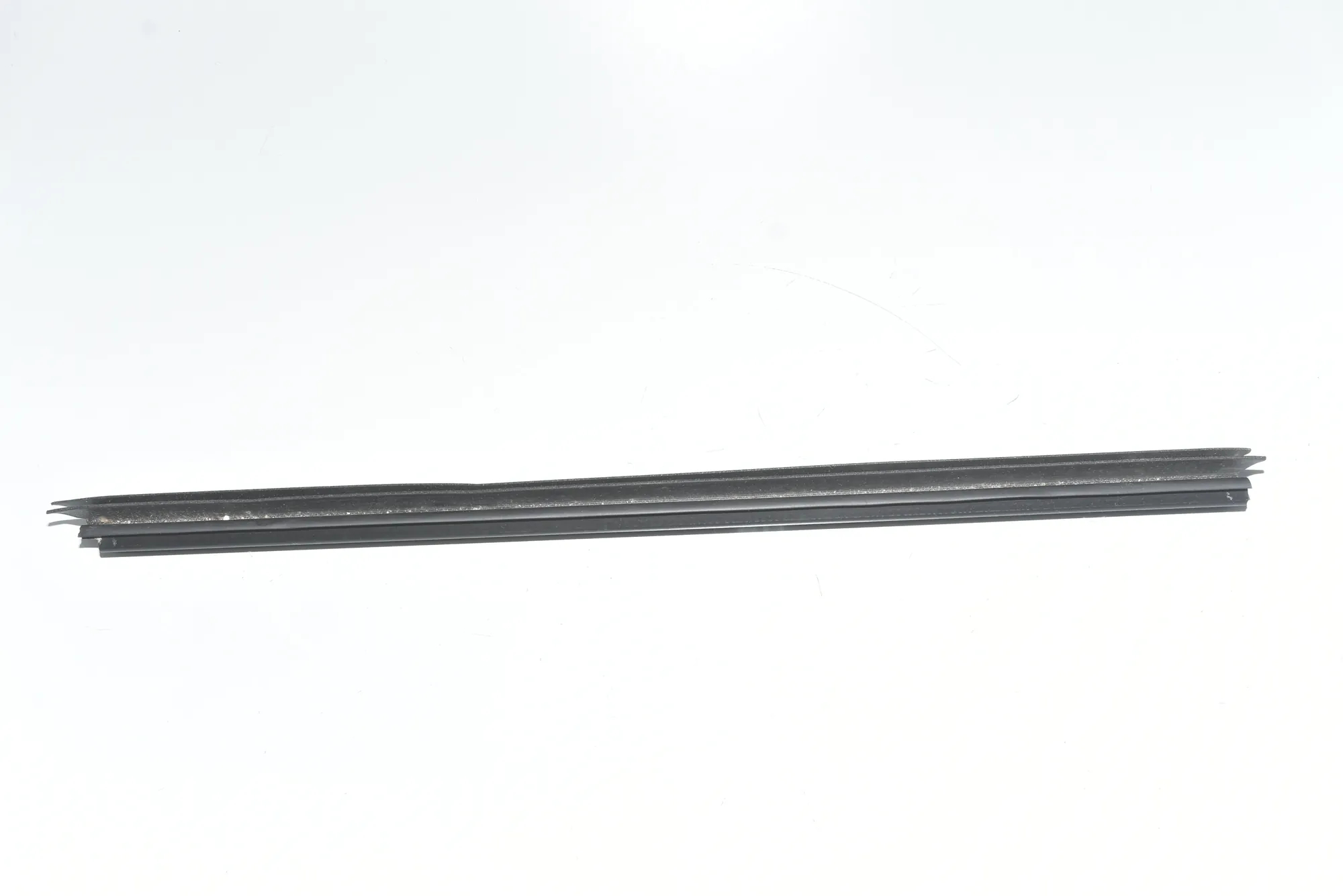 Rear Right Door Seal Rubber – OEM 51357316788 · BMW 2 Gran Tourer (F46) 218 d xDrive 2017 – 2