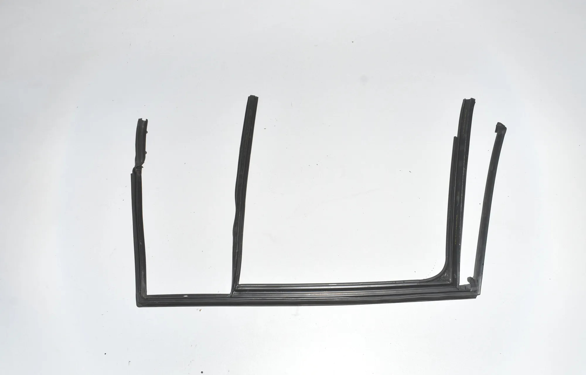 Rear Right Door Rubber Seal – OEM 8498432 · BMW 2 Gran Tourer (F46) 218 d xDrive 2017 – 3