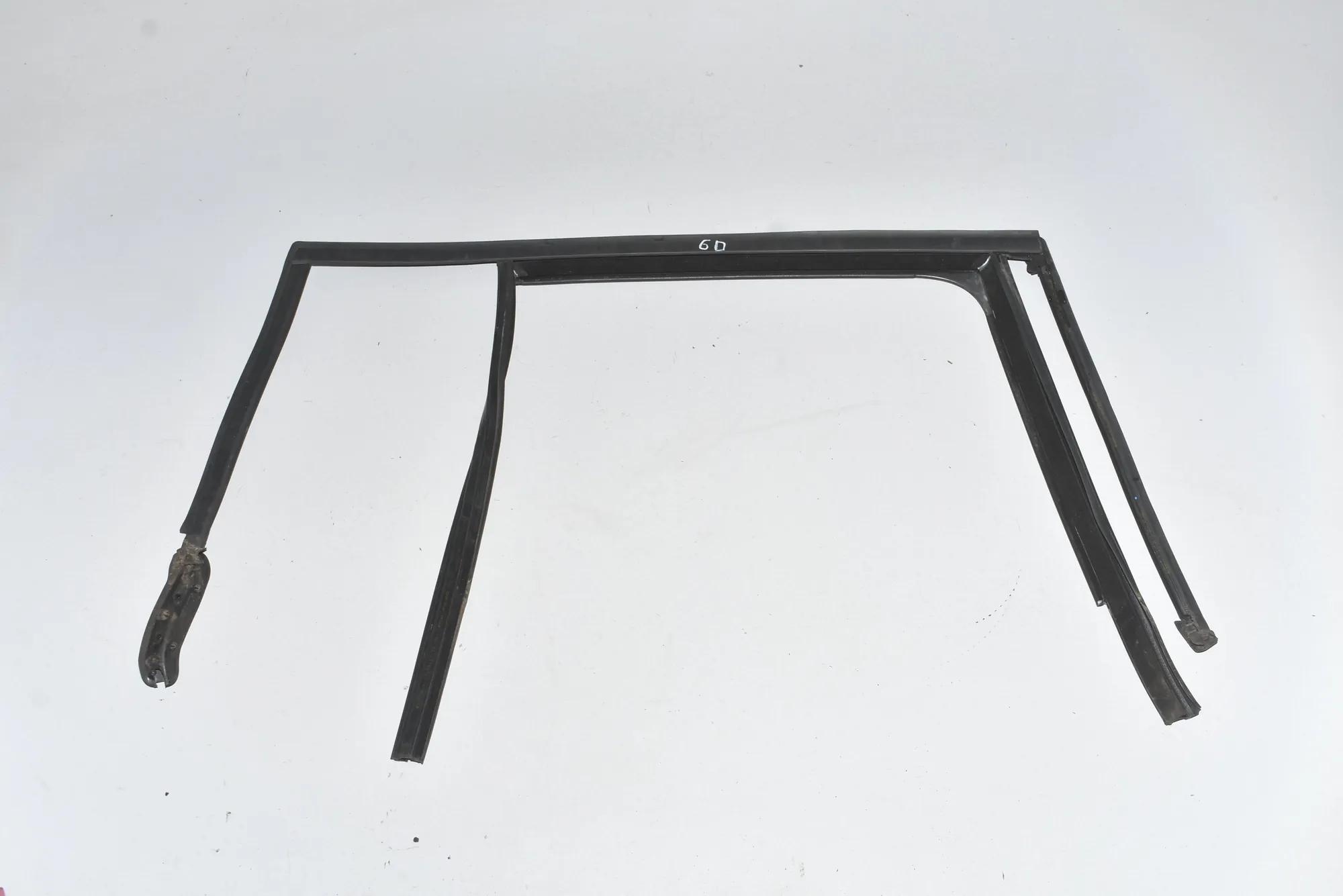 Rear Right Door Rubber Seal – OEM 8498432 · BMW 2 Gran Tourer (F46) 218 d xDrive 2017 – 2
