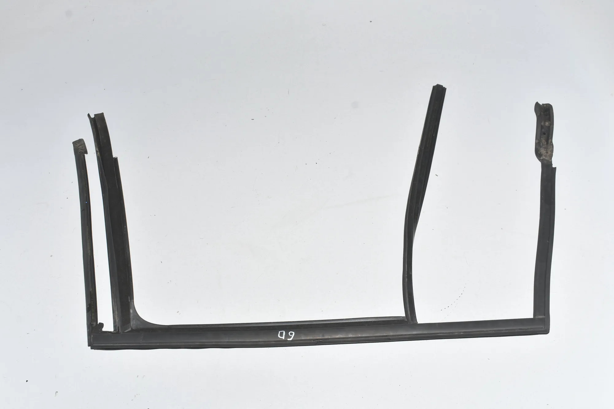 Rear Right Door Rubber Seal – OEM 8498432 · BMW 2 Gran Tourer (F46) 218 d xDrive 2017