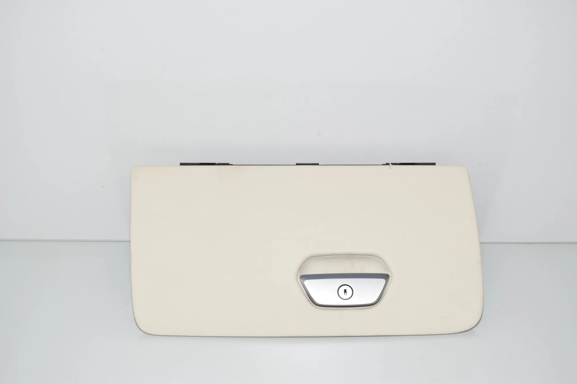 Glove Compartment – OEM 9348658 · BMW 7 (G11, G12) 730 d, Ld xDrive 2017 – 3