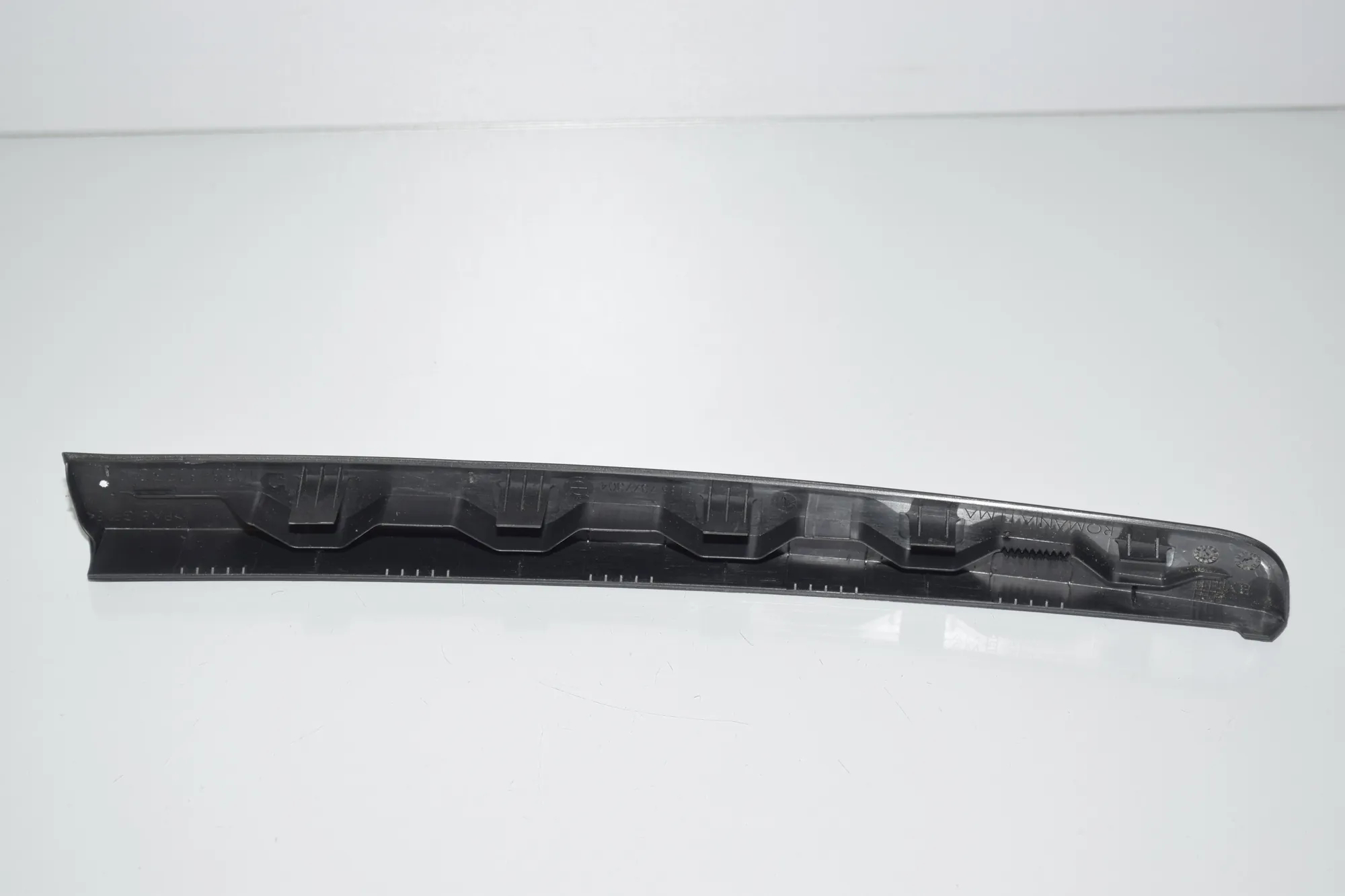 Rear Right Door Window Strip – OEM 7377304 · BMW 7 (G11, G12) 730 d, Ld xDrive 2017 – 3