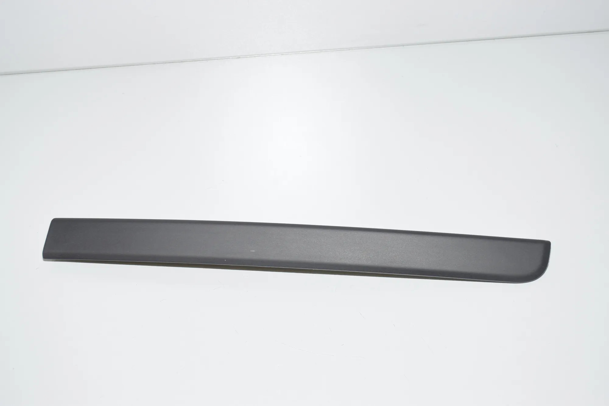 Rear Right Door Window Strip – OEM 7377304 · BMW 7 (G11, G12) 730 d, Ld xDrive 2017