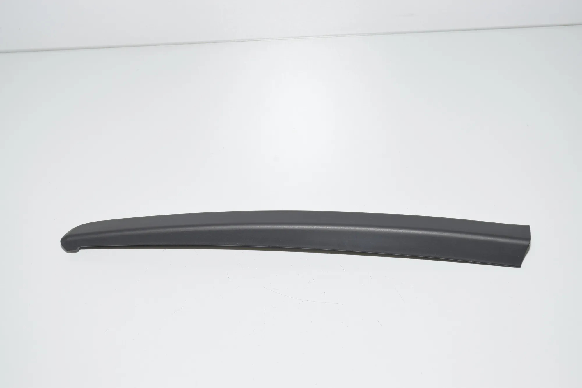 Rear Right Door Window Strip – OEM 7377304 · BMW 7 (G11, G12) 730 d, Ld xDrive 2017 – 2