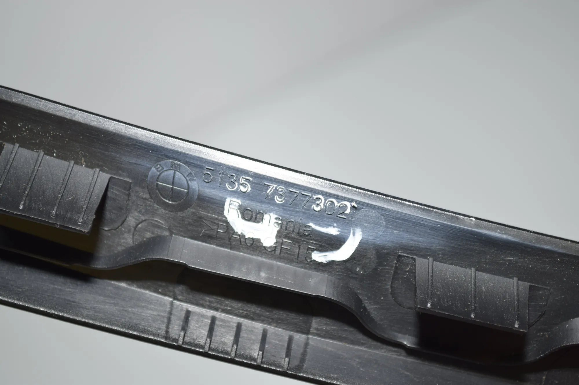 Rear Right Door Window Strip – OEM 7377302 · BMW 7 (G11, G12) 730 d, Ld xDrive 2017 – 5
