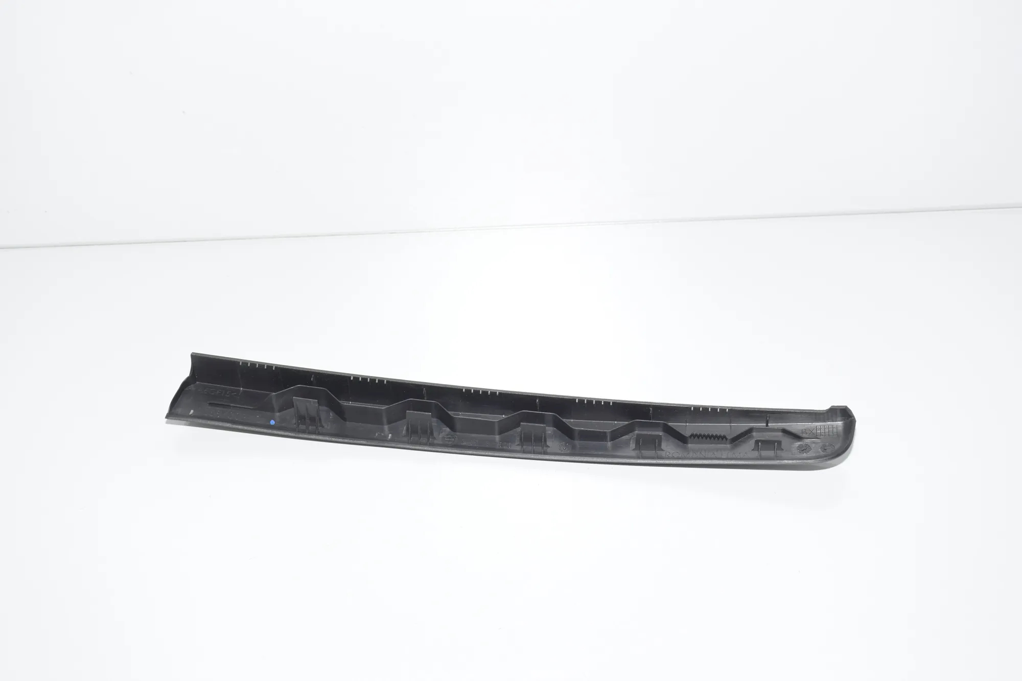 Rear Left Door Window Strip – OEM 7377303 · BMW 7 (G11, G12) 730 d, Ld xDrive 2017 – 4