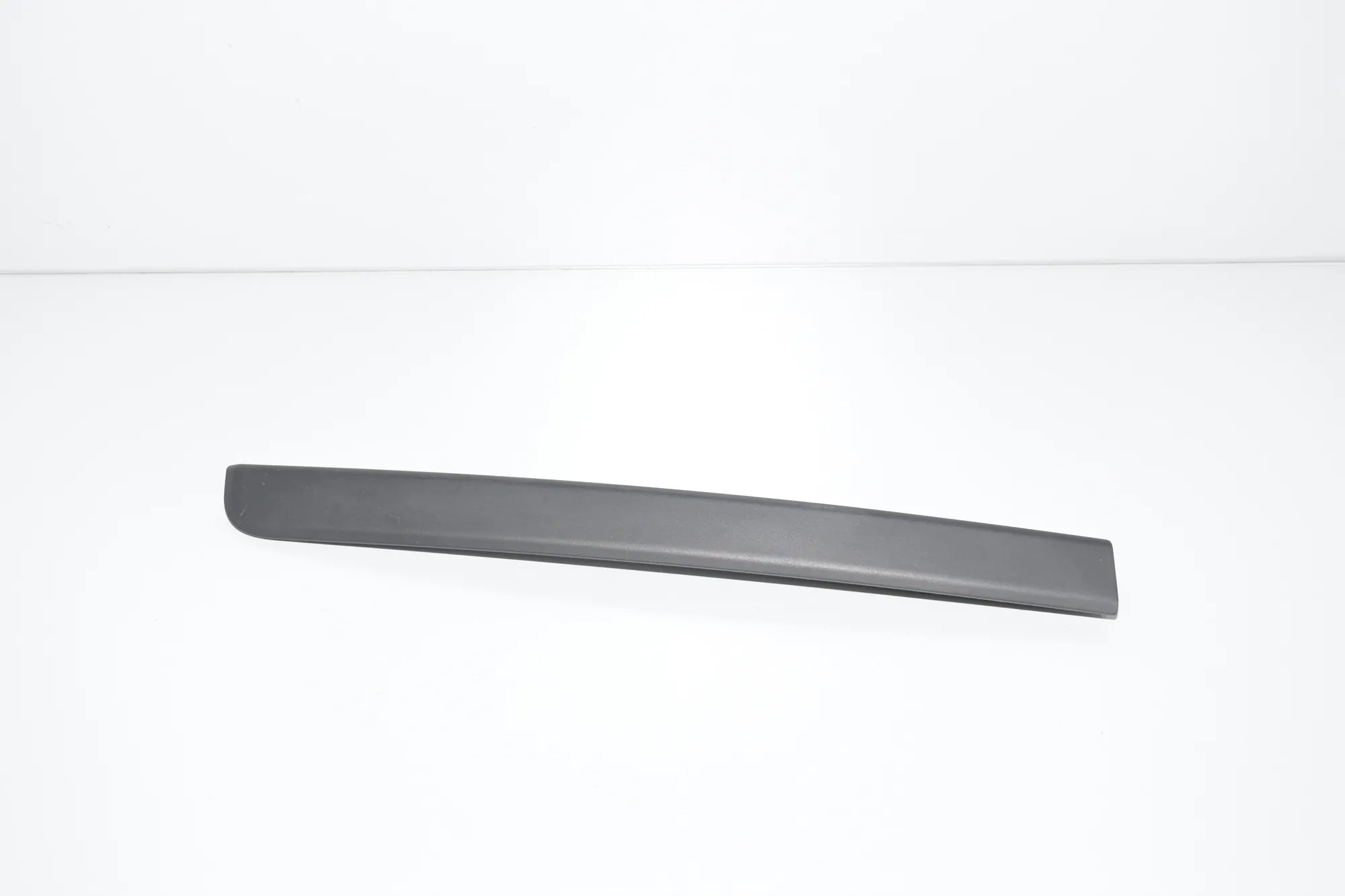 Rear Left Door Window Strip – OEM 7377303 · BMW 7 (G11, G12) 730 d, Ld xDrive 2017 – 2