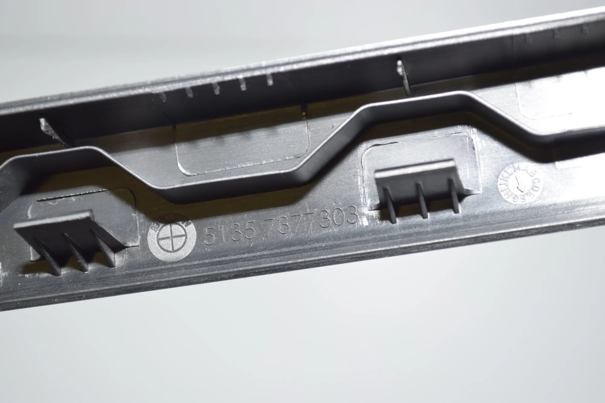 Rear Left Door Window Strip – OEM 7377303 · BMW 7 (G11, G12) 730 d, Ld xDrive 2017 – 5