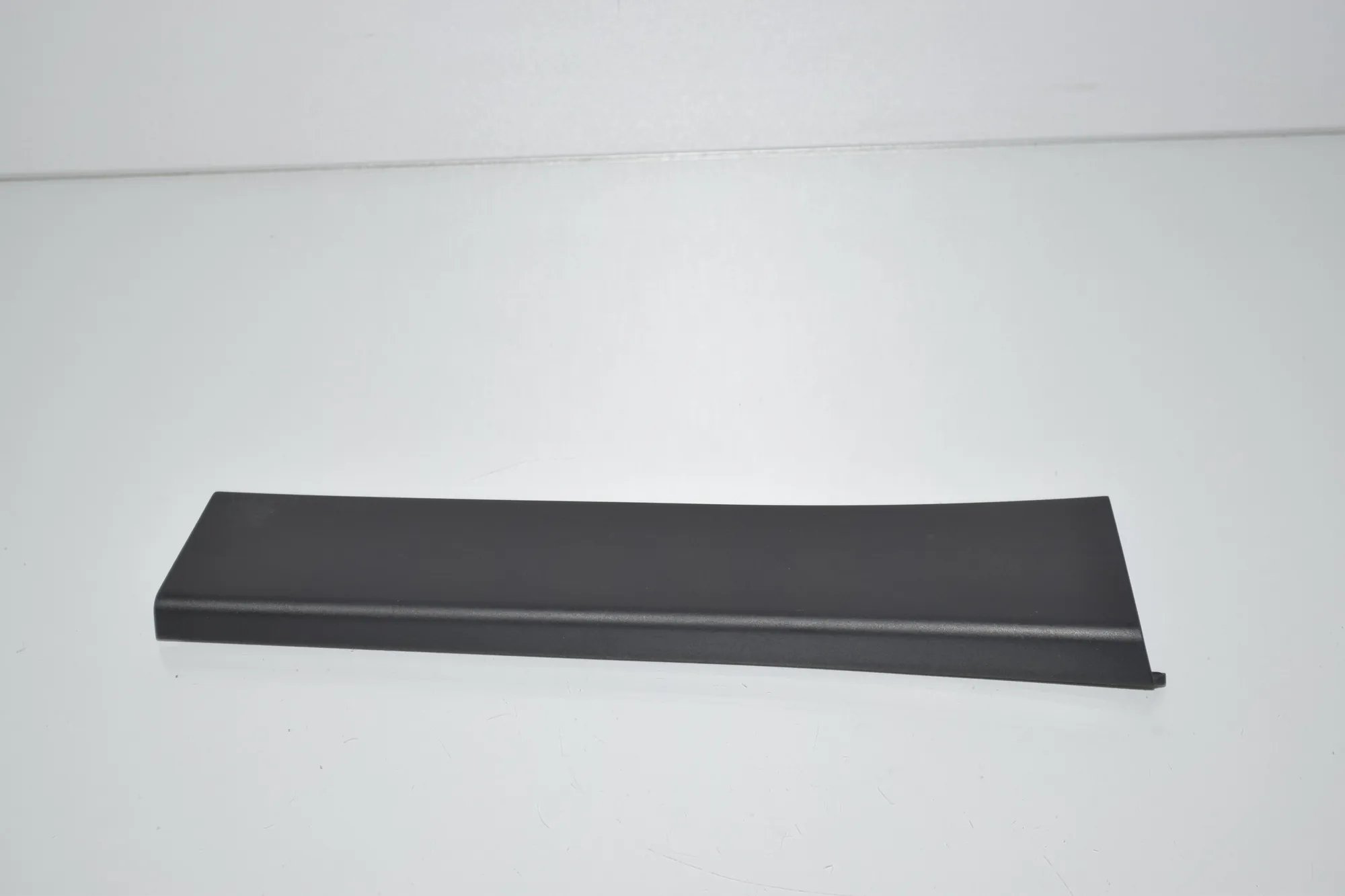 Rear Right Door Window Strip – OEM 7377308 · BMW 7 (G11, G12) 730 d, Ld xDrive 2017 – 2