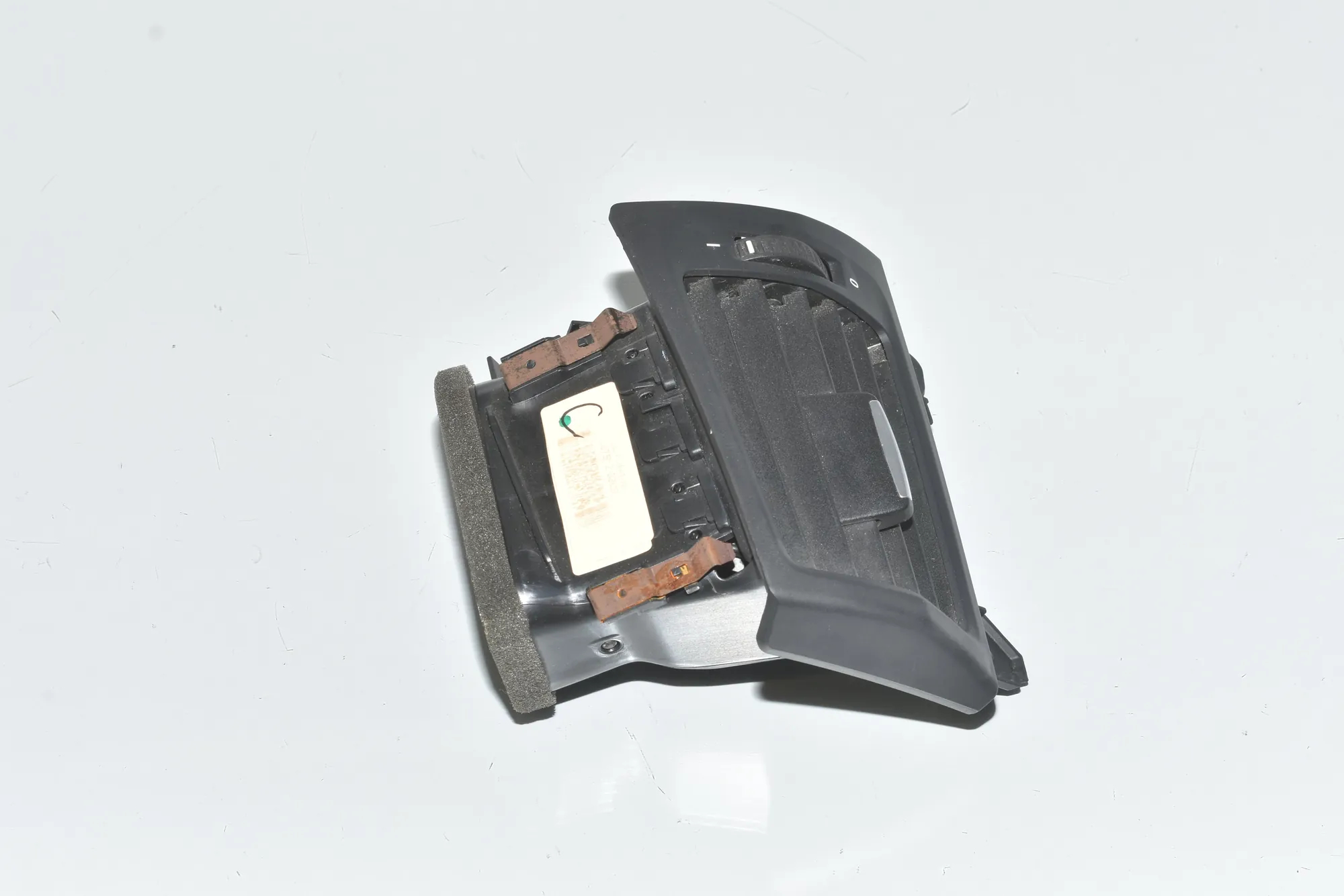 Dashboard Air Vents – OEM 64229184141 · BMW X3 (F25) xDrive 35 d 2012 – 2